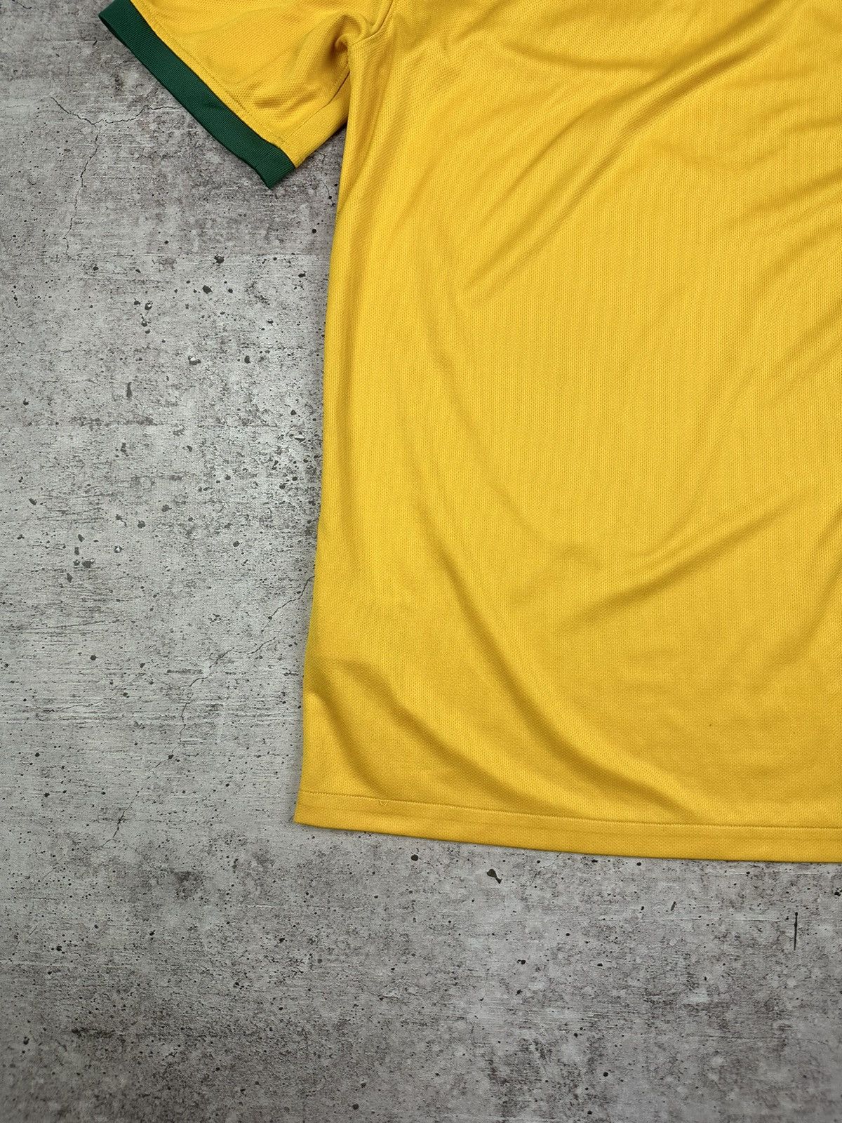 Nike 2014 Nike Australia World Cup Home Soccer Jersey/Shirt Size US M / EU 48-50 / 2 - 16 Thumbnail