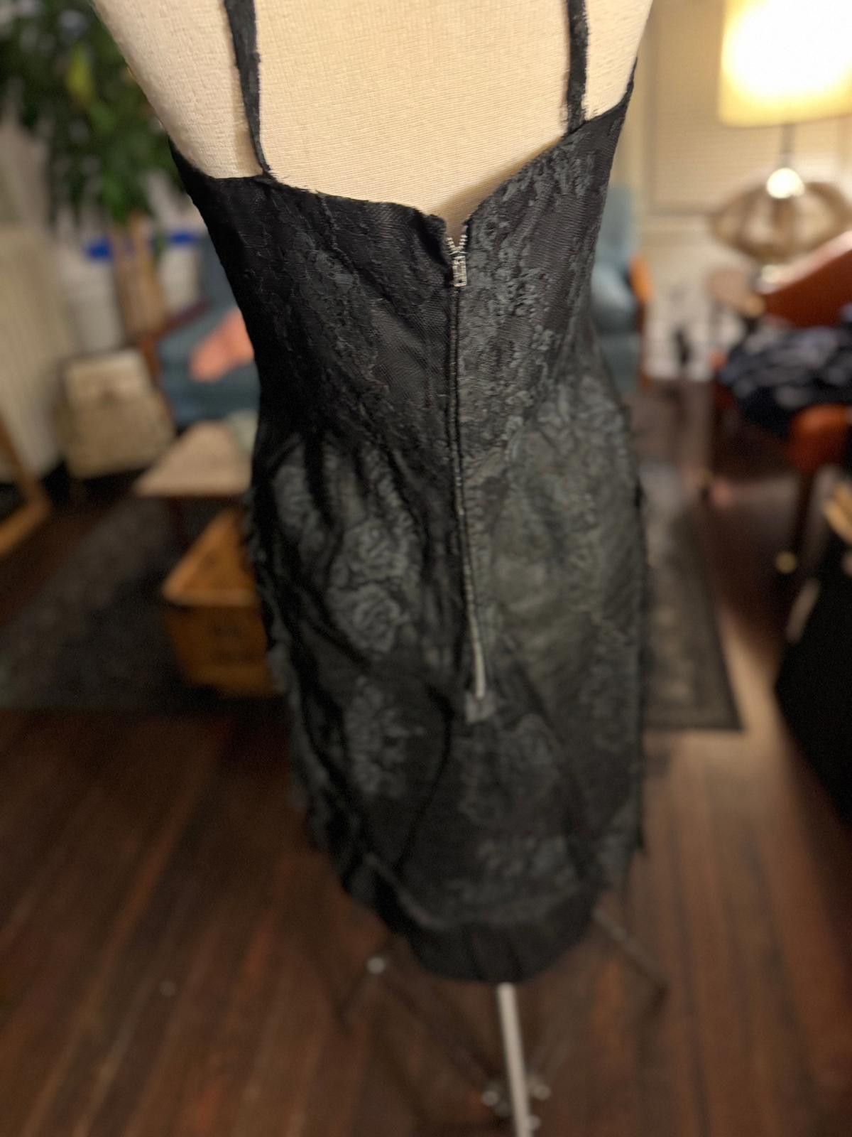 Designer 1950s Wiggle Cocktail Dress Black lace. * slightly wounded Size M / US 6-8 / IT 42-44 - 4 Thumbnail