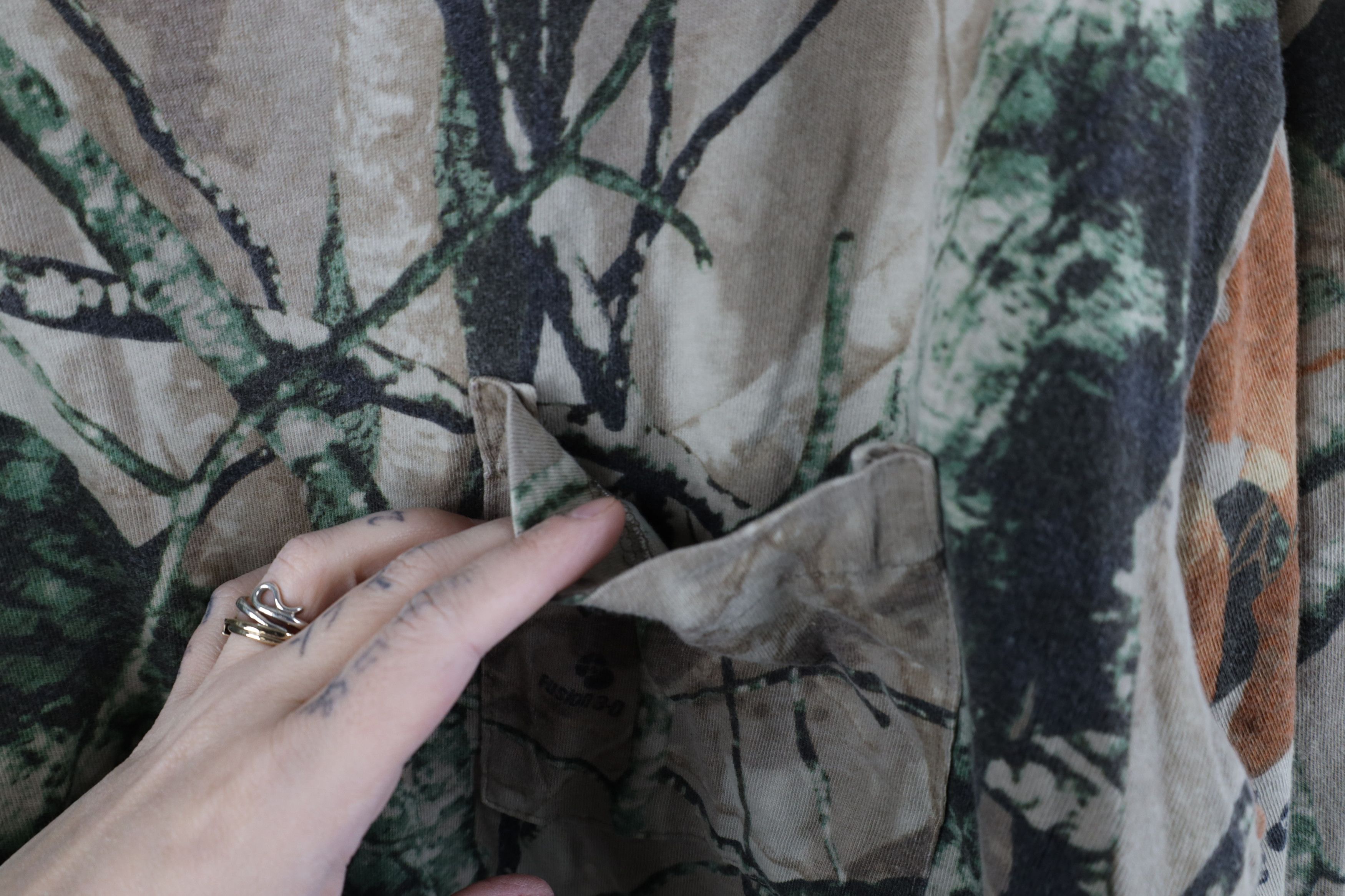 Vintage Vintage 90s Streetwear Camouflage Long Sleeve Pocket T-Shirt Size US XL / EU 56 / 4 - 7 Thumbnail