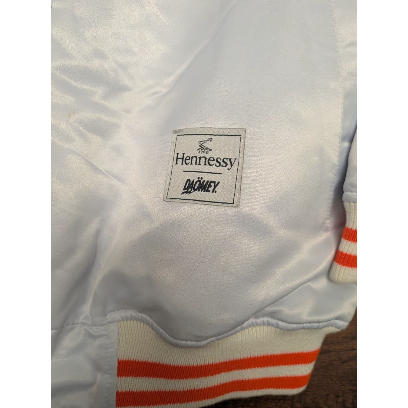 Vintage Hennessy Jacket XL White Satin Bomber Limited Edition Game Never Stops Full-Snap Mens Size US XL / EU 56 / 4 - 2 Thumbnail