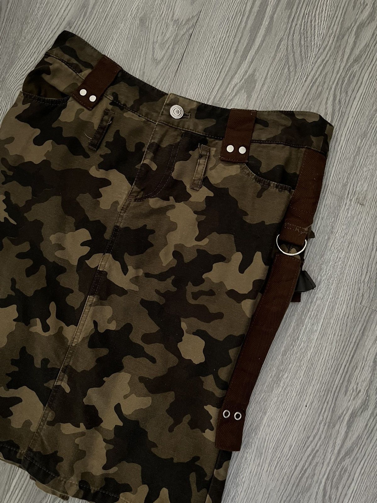 Japanese Brand Camo print flap pocket cargo mini skirt 🔋🖤 Size 25" / US 0 / IT 36 - 11 Thumbnail