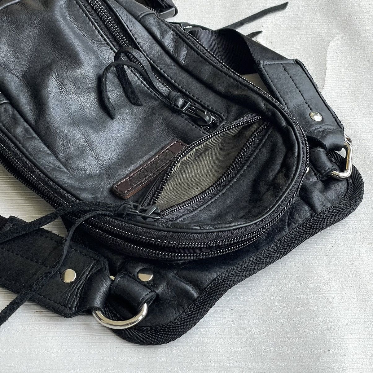 Japanese Brand RUSHITANI TACTICAL 2 WAY LEATHER LEG BAG Size ONE SIZE - 9 Thumbnail