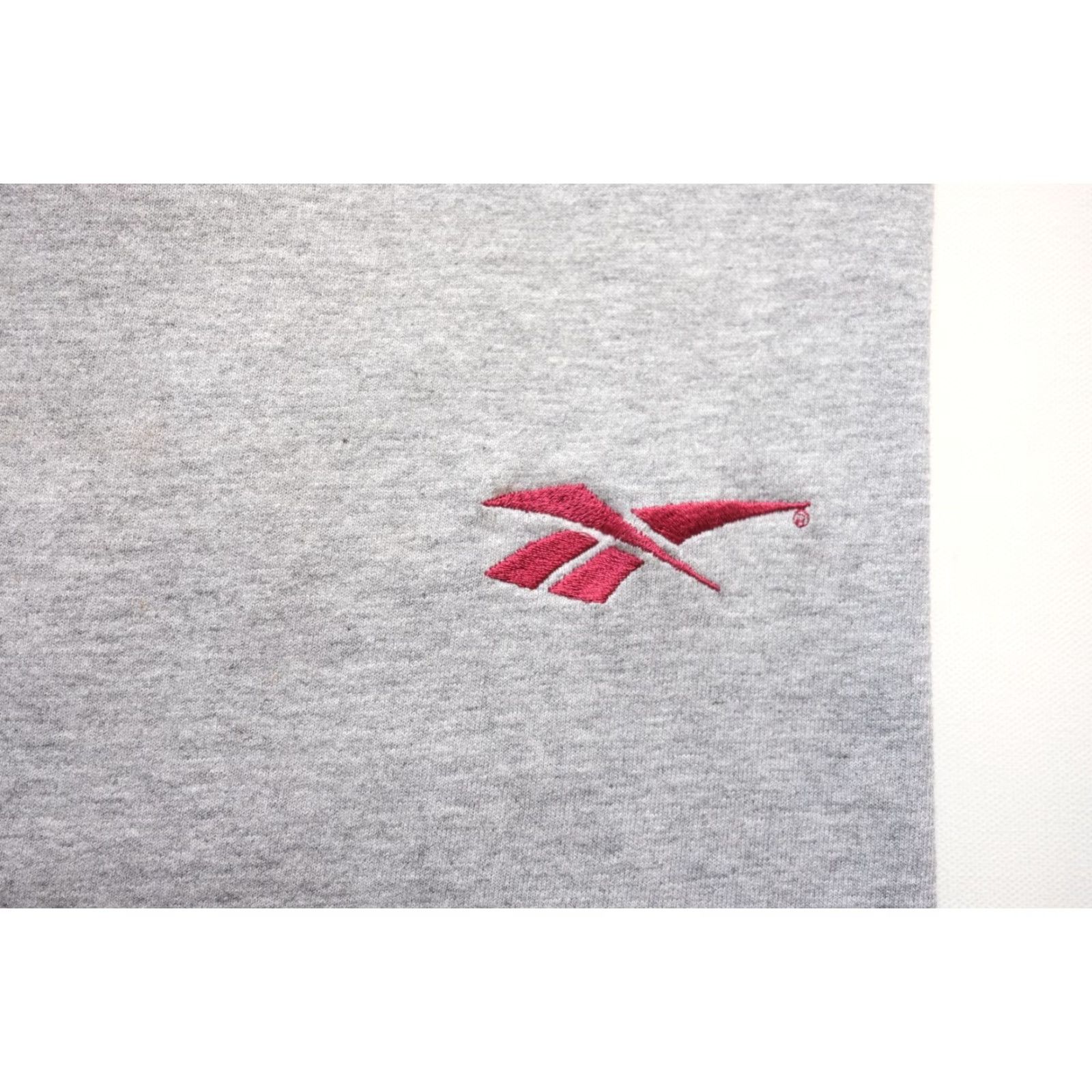 Reebok VINTAGE Reebok T-Shirt Gray Cotton 90s Embroidered Mini Logo Graphic Active Crew Neck Short Sleeve LG Mens Shirt Size US L / EU 52-54 / 3 - 4 Thumbnail