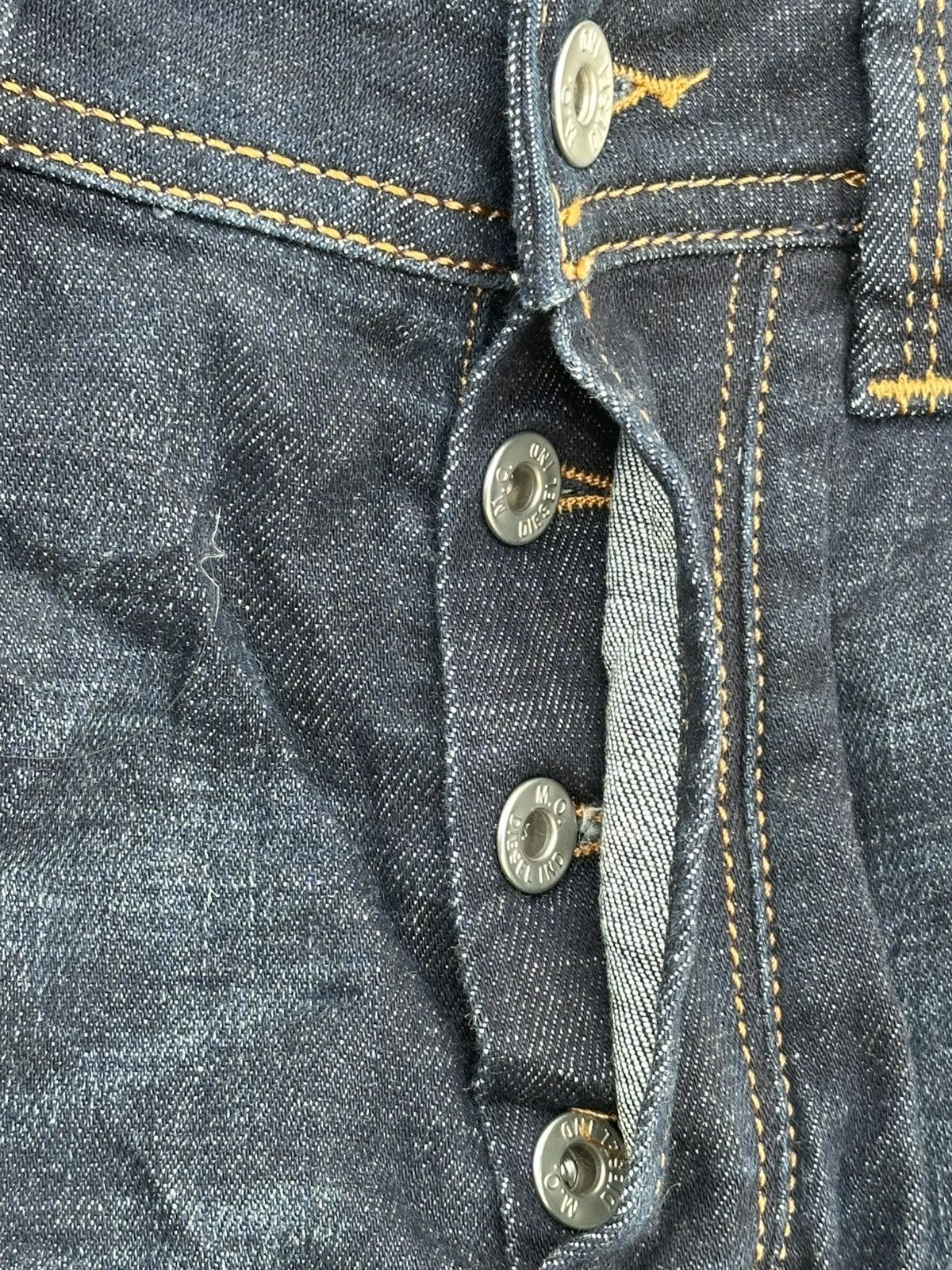 Diesel DIESEL 'Only The Brave' - MENS VINTAGE BLUE DENIM JEANS. Size US 30 / EU 46 - 13 Thumbnail