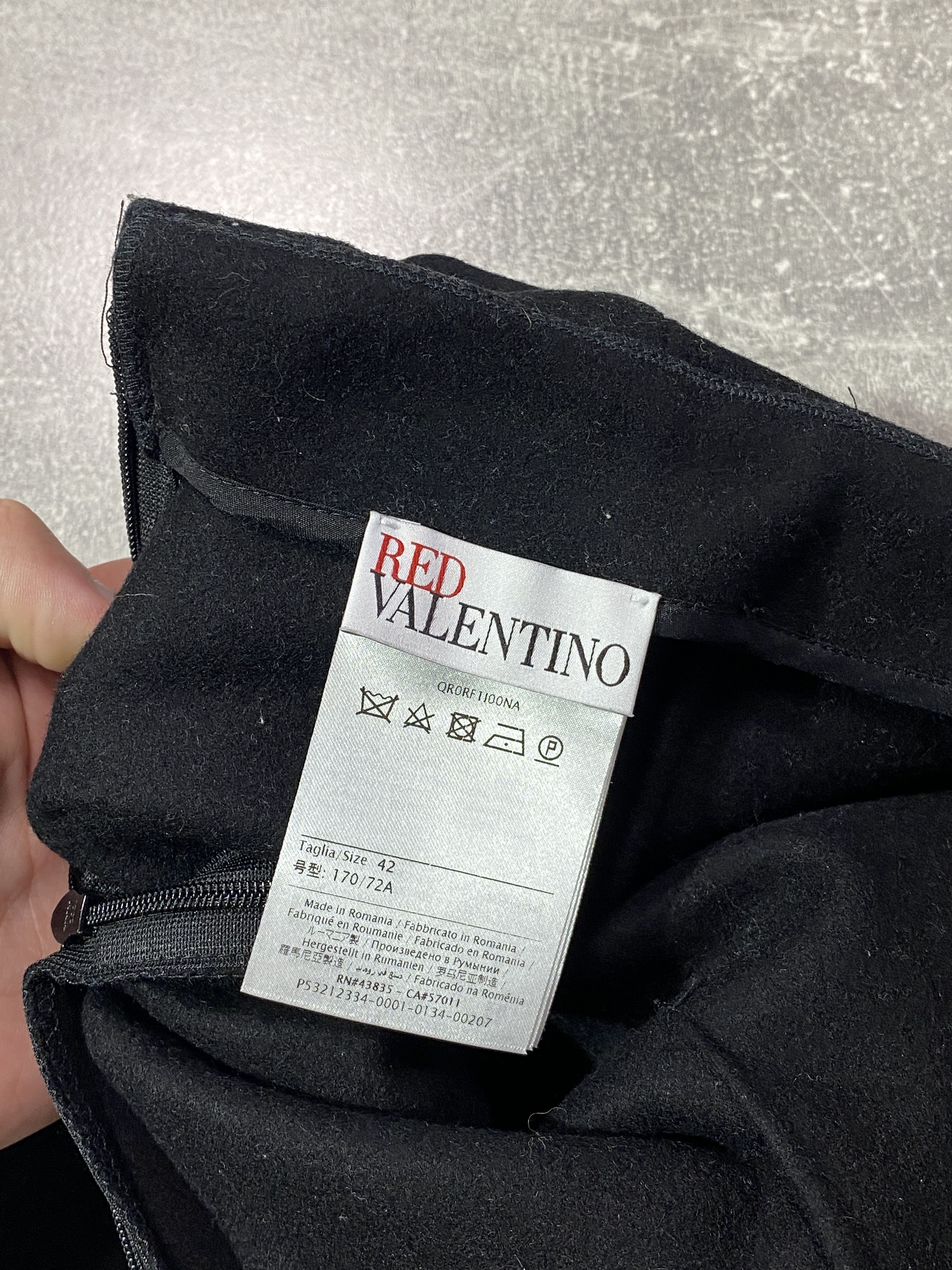 Valentino VALENTINO RED WOOL MINI SKIRT AND POCKETS Size 30" / US 8 / IT 44 - 6 Thumbnail