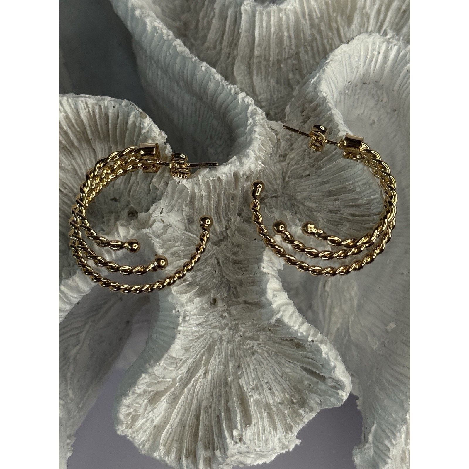 Jewelry GOLD PLATED EARRINGS LENGTH 1 INCH Size ONE SIZE - 5 Thumbnail