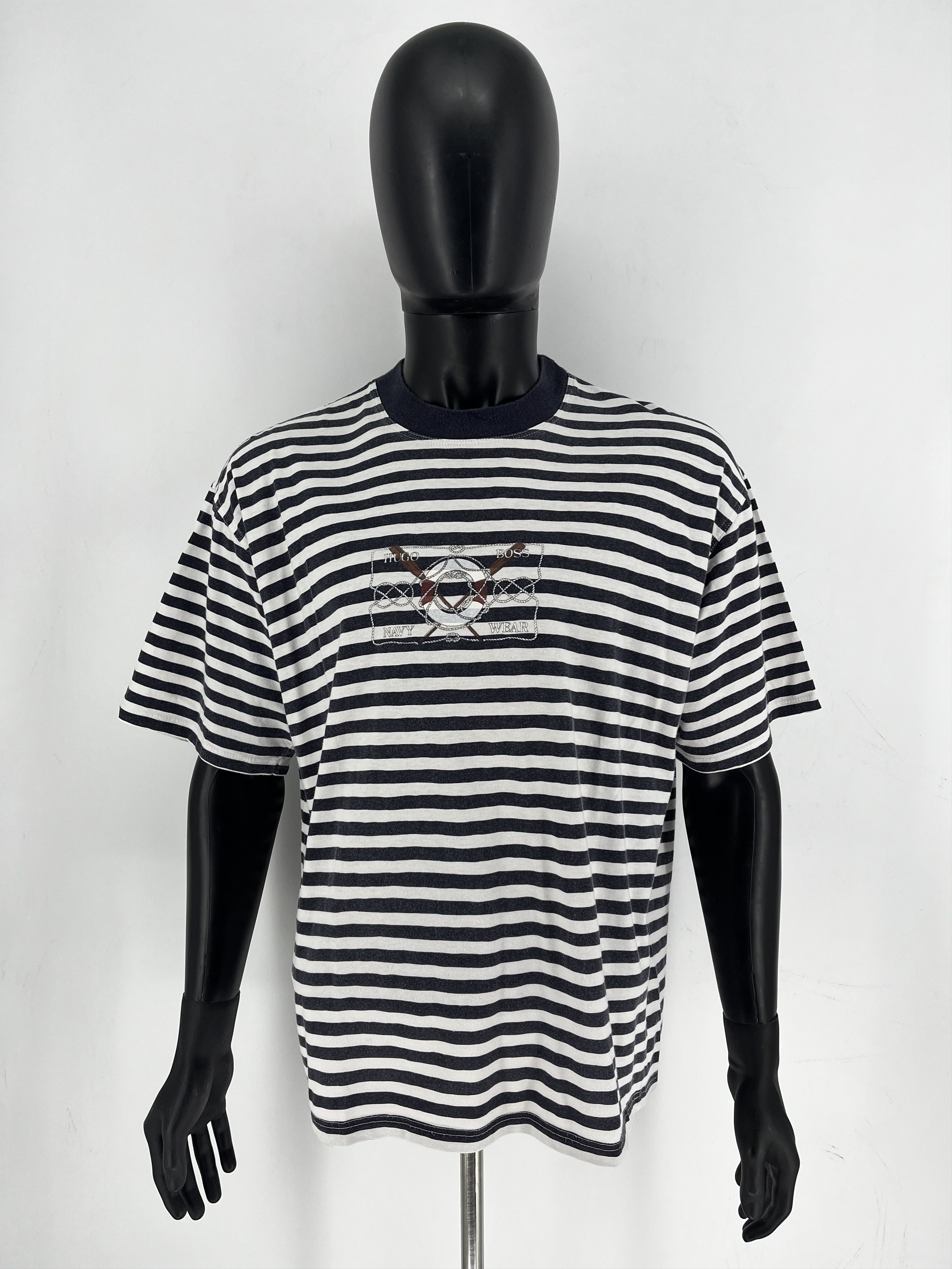 Hugo Boss Vintage Hugo Boss Nawy Wear 80s 90s Big Logo Tee Spell Out Size US XXL / EU 58 / 5 - 2 Thumbnail