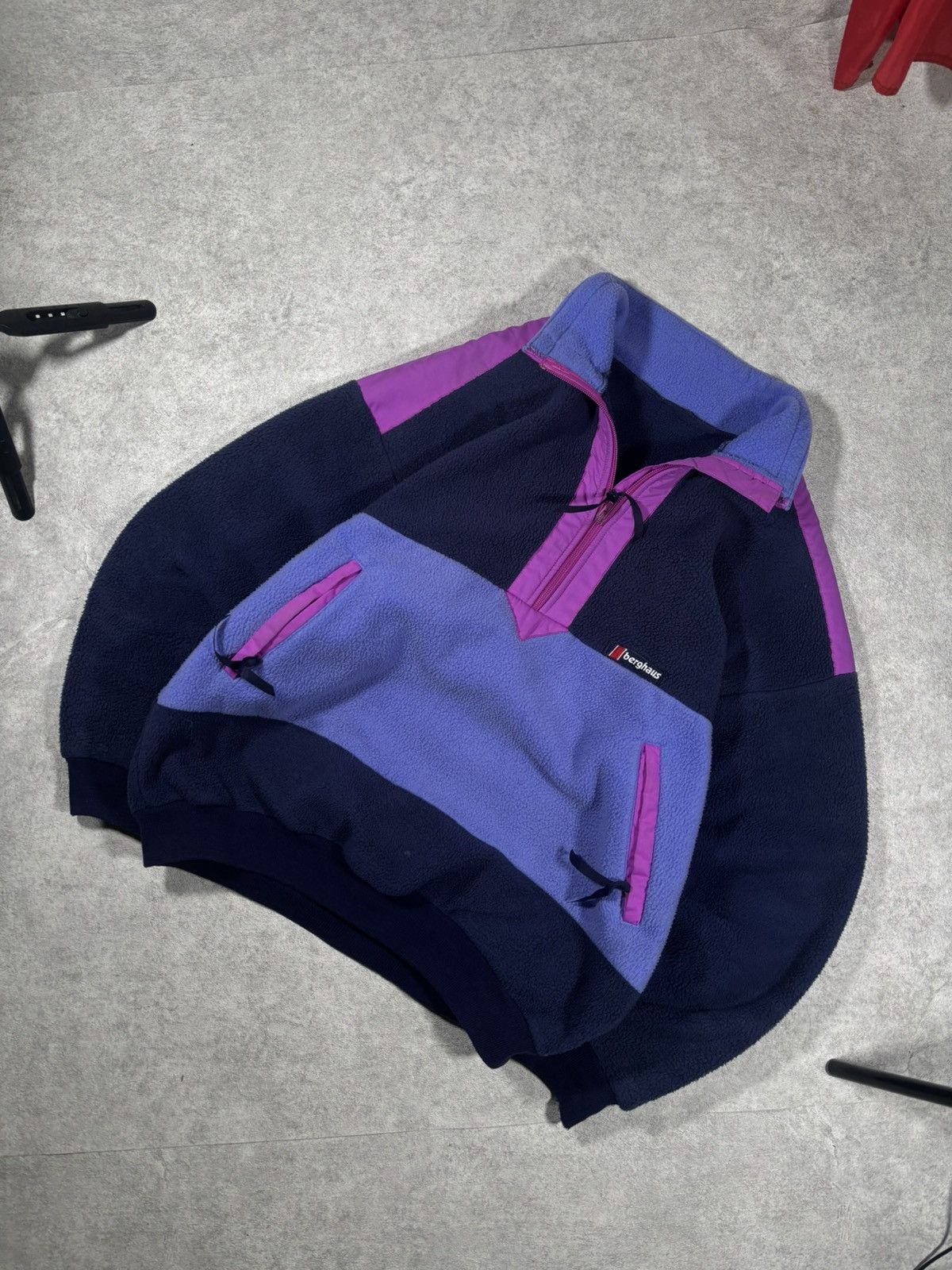 Berghaus Vintage Berghaus Aztec Fleece Quarter Zip Pullover Gorpcore Size US L / EU 52-54 / 3 - 1 Thumbnail