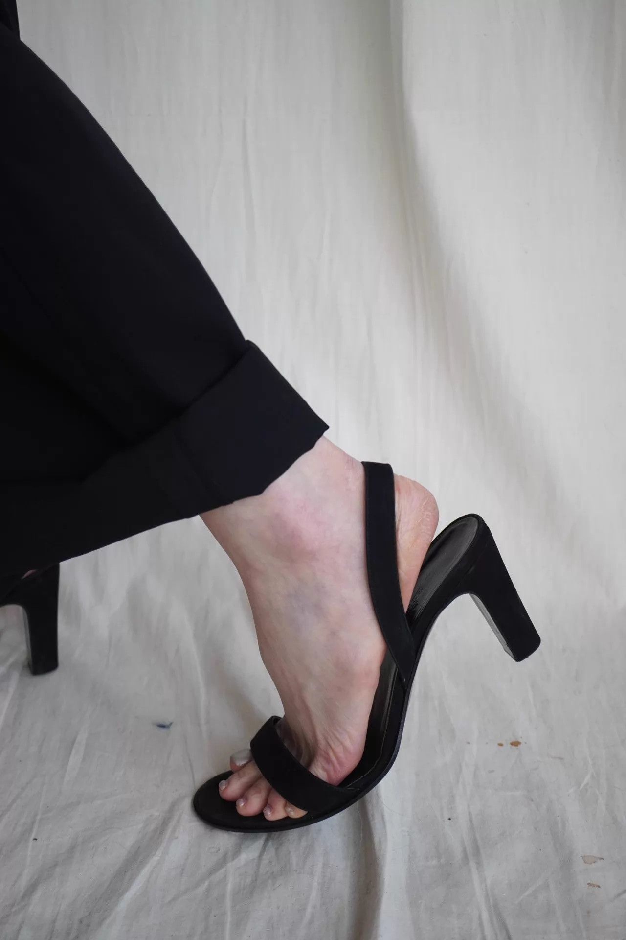 Hermes Hermes 2000s Suede Minimalist Single-Strap 7cm Heel 36.5 Size US 6 / IT 36 - 7 Thumbnail