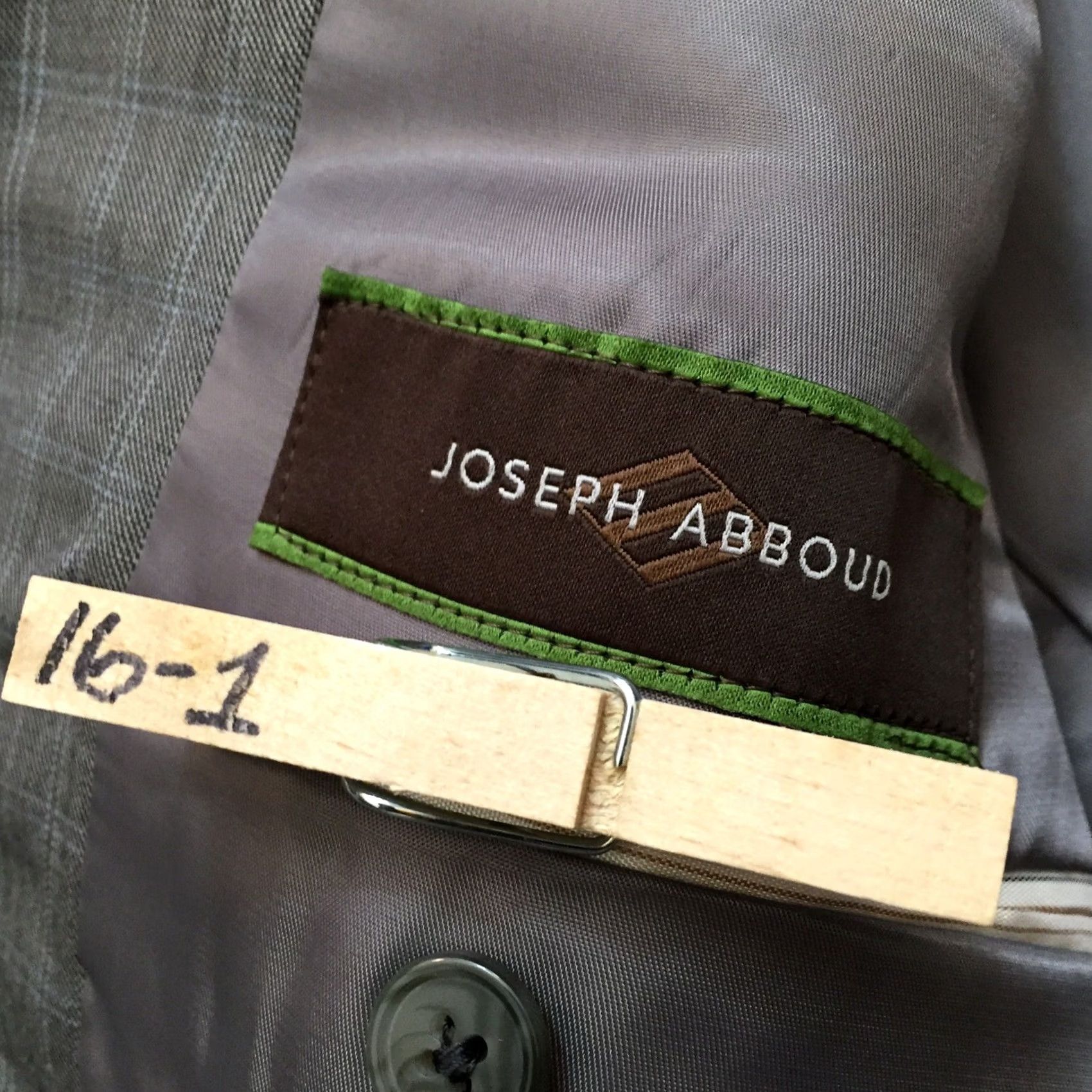 Joseph Abboud Joseph Abboud Blazer Mens 42R Gray Plaid Two-Button Wool Double-Vented Sport Coat Jacket Notch Lapel | Regular Fit | Gray Wool Blazer Mens 42R Size 42R - 7 Thumbnail