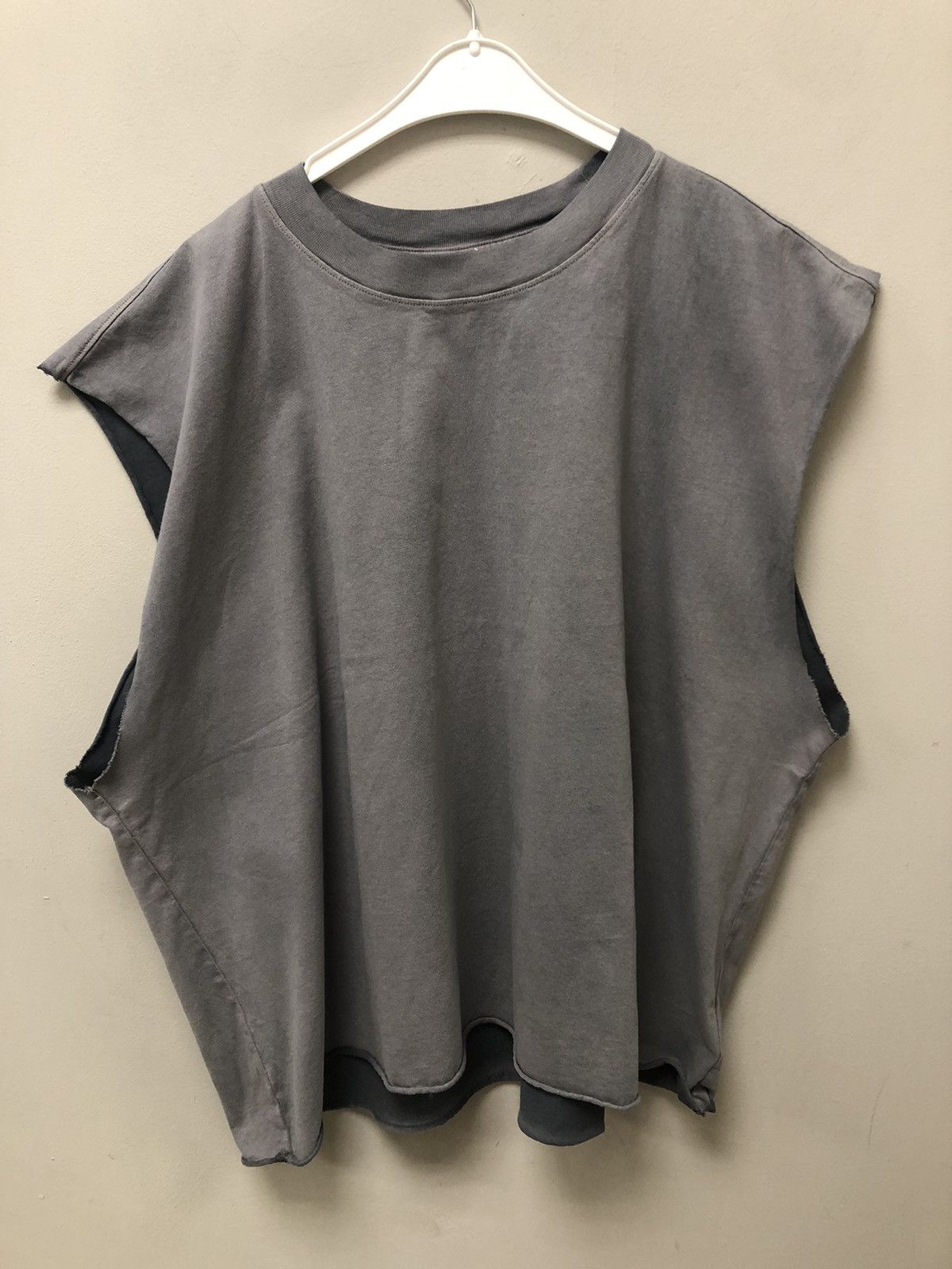 Sleeveless Tank YZY T Grey Cropped