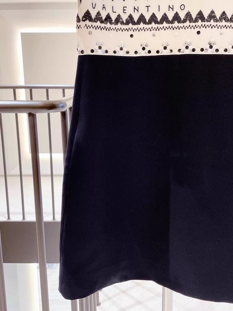 Valentino Valentino Black and white color-blocked dress skirt Size M / US 6-8 / IT 42-44 - 4 Thumbnail