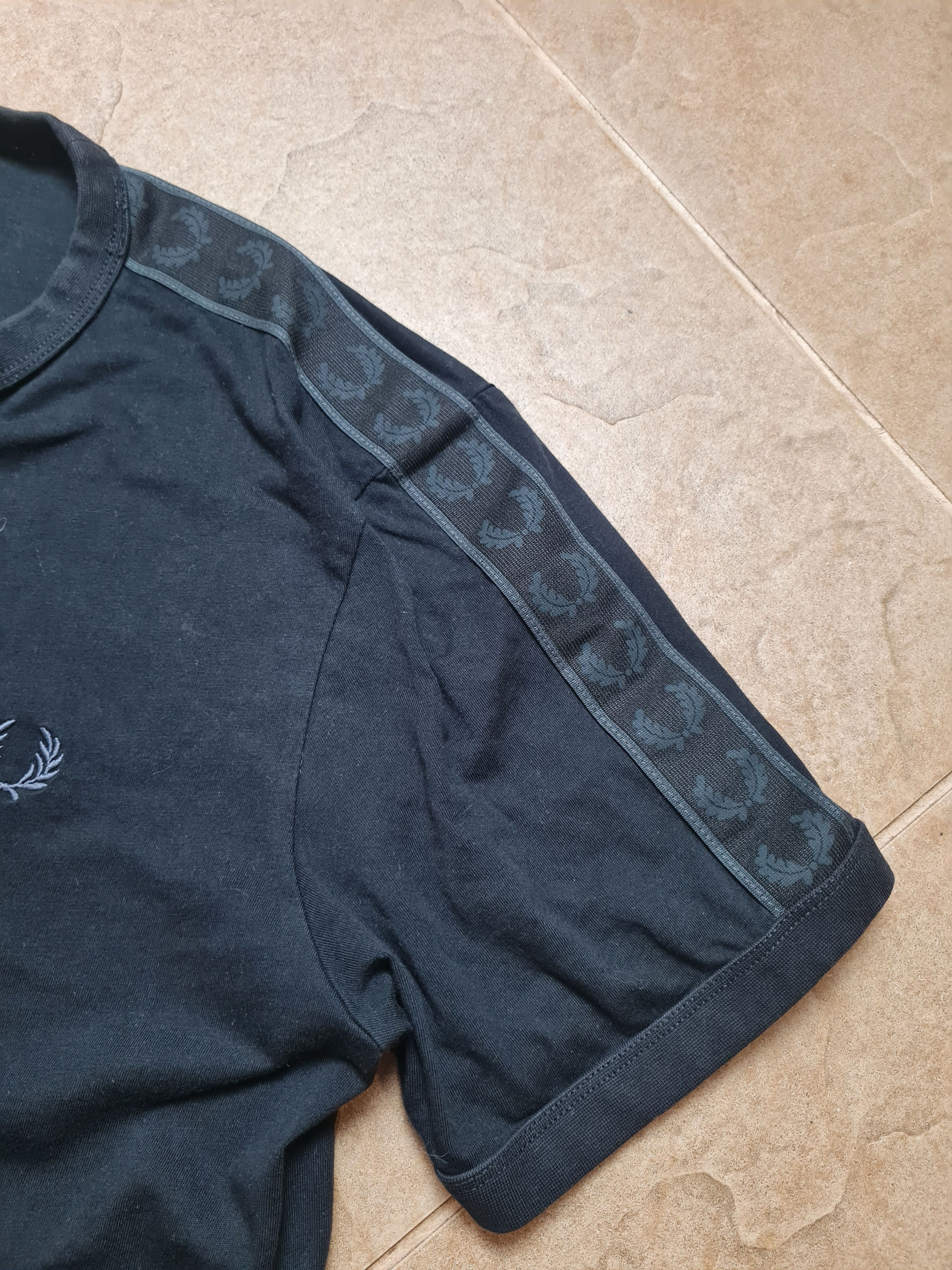 Fred Perry Fred Perry - Contrast Tape Ringer T-Shirt M4613 black Sz L Size US L / EU 52-54 / 3 - 12 Thumbnail