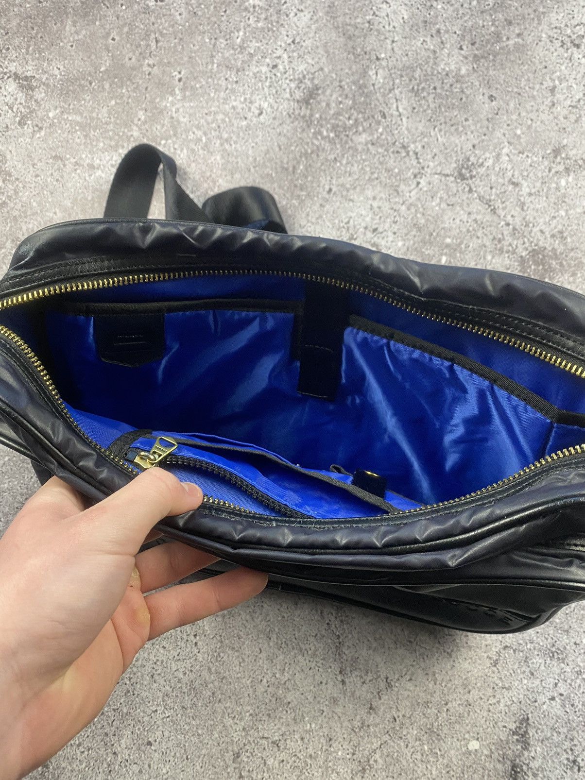 Diesel Vintage Diesel Messenger Shoulders Bag Y2K Leather Big Logo Size ONE SIZE - 8 Thumbnail