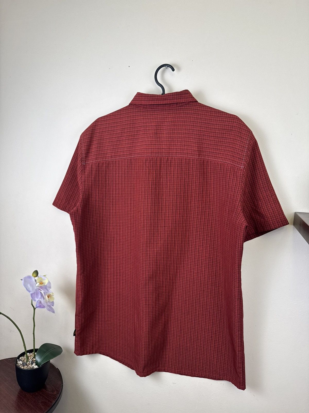 Jack Wolfskin Jack Wolfskin T shirt Shirt Button Up L Checked Casual Red 🏕️ Size US L / EU 52-54 / 3 - 18 Thumbnail