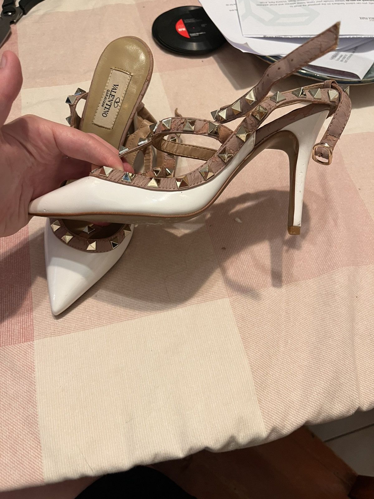 Valentino VALENTINO GARAVANI ROCKSTUD PATENT- LEATHER MULE HEELS Size US 6 / IT 36 - 2 Thumbnail