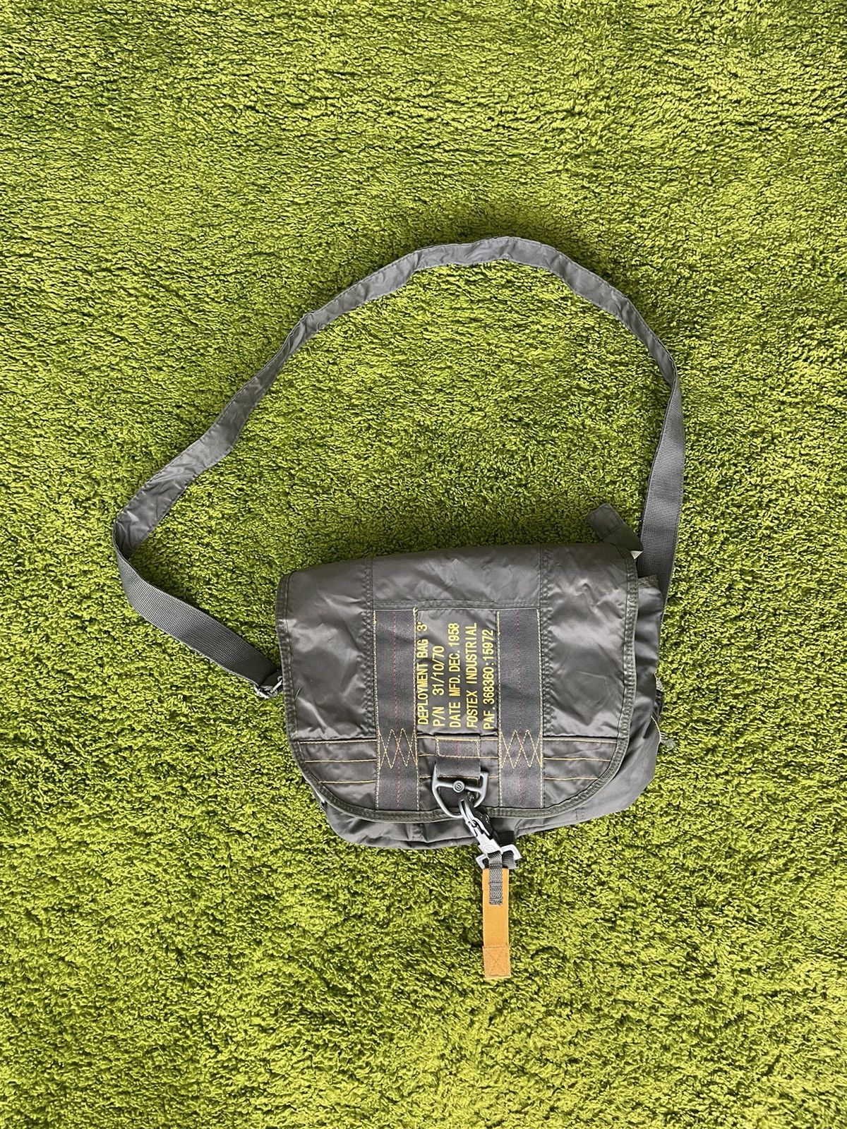Fostex industrial military army style messed bag Y2K