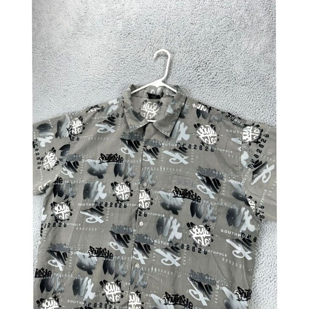 Southpole Southpole Shirt Adult 2XL Grey Graphic Print Button Down Short Sleeve Pocket Men Size US XXL / EU 58 / 5 - 3 Thumbnail