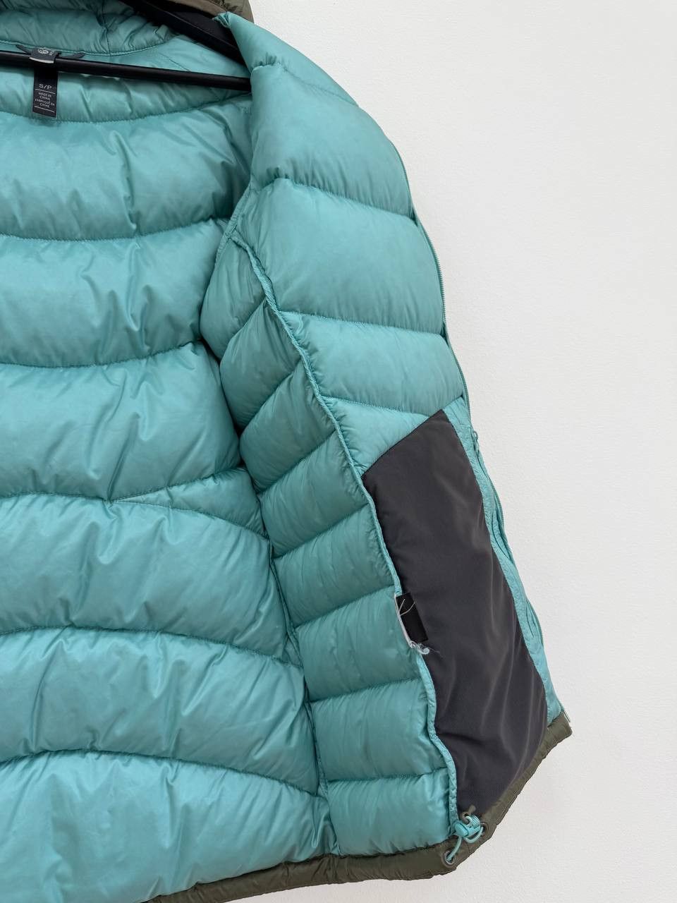 Mountain Hardwear Mountain Hardwear Outdoor Gorpcore Down Puffer Jacket Women Size US S / EU 44-46 / 1 - 10 Thumbnail