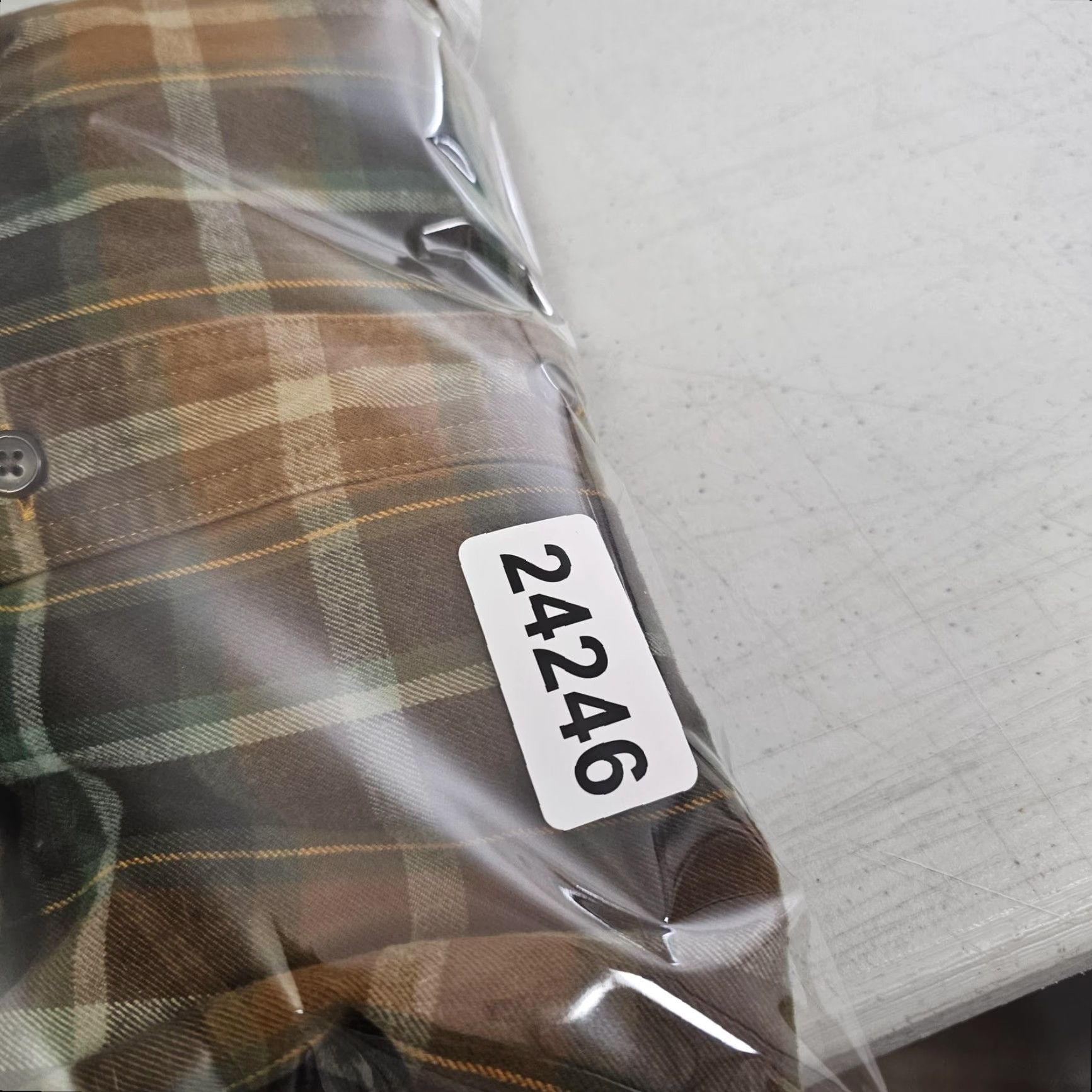 Carhartt Carhartt Shirt Mens 2XL Brown Plaid Flannel Long Sleeve Button Up Loose Fit Size US XXL / EU 58 / 5 - 8 Thumbnail