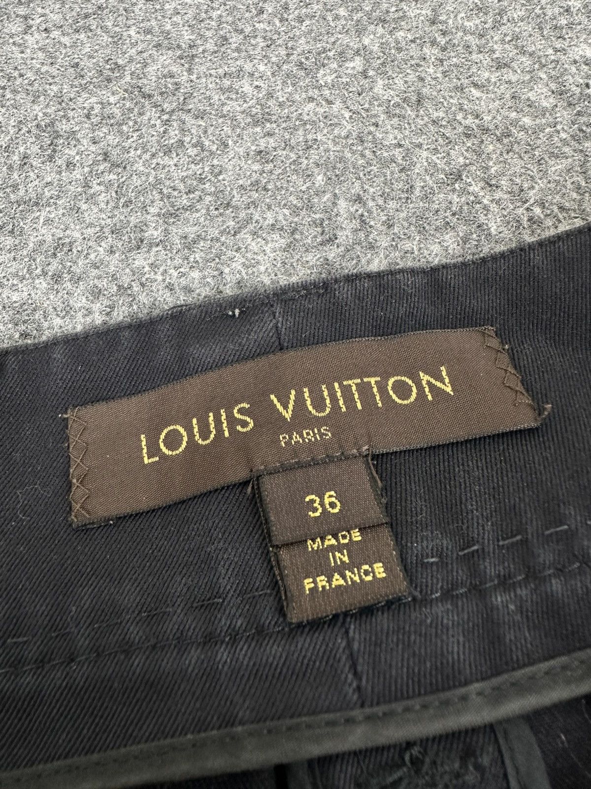 Louis Vuitton Louis Vuitton - Mini Skirt - Strapped and Button Details Size 26" / US 2 / IT 38 - 13 Thumbnail