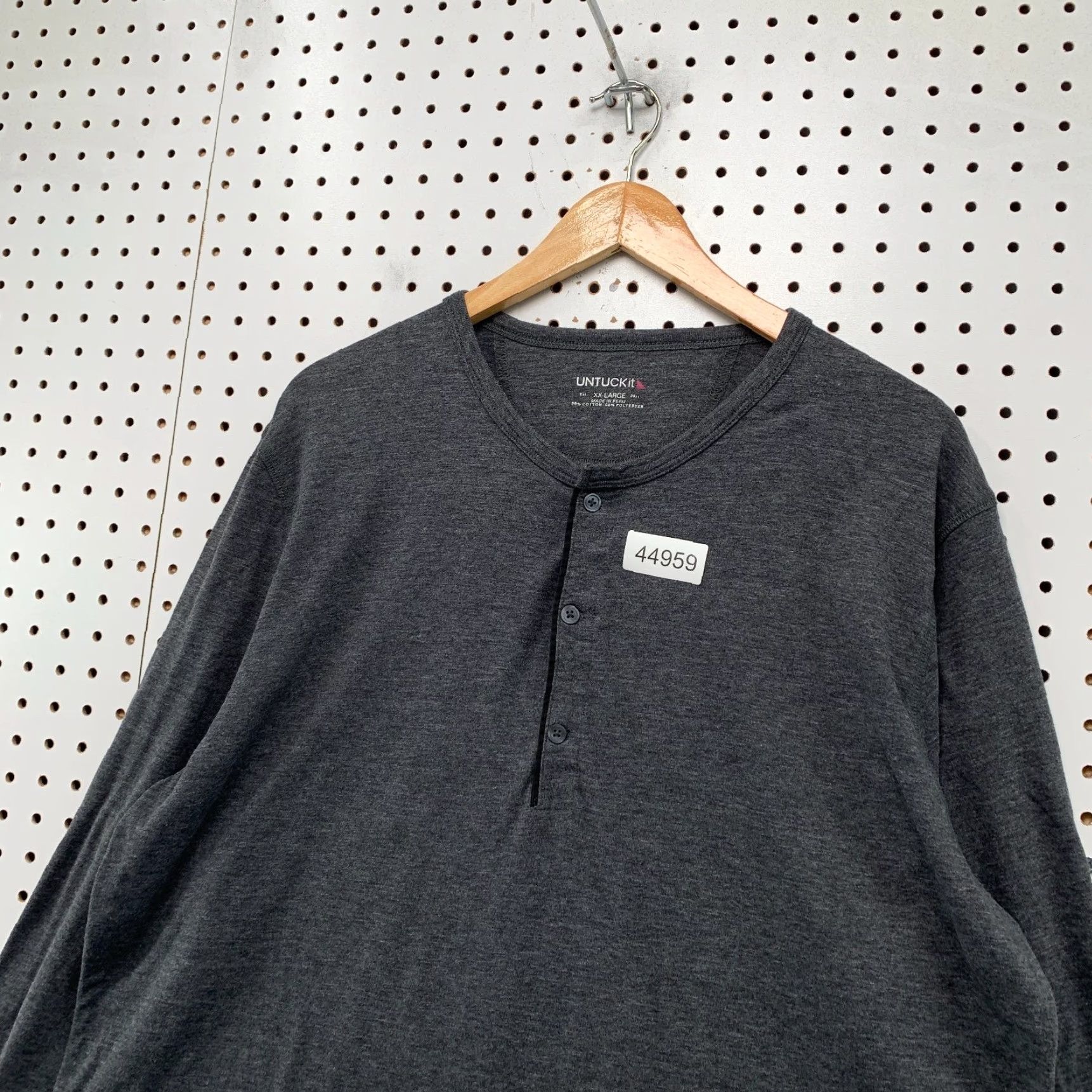 UNTUCKit UNTUCKit Henley Shirt Mens 2XL Gray Long Sleeve Preppy Base Layer Size US XXL / EU 58 / 5 - 4 Thumbnail