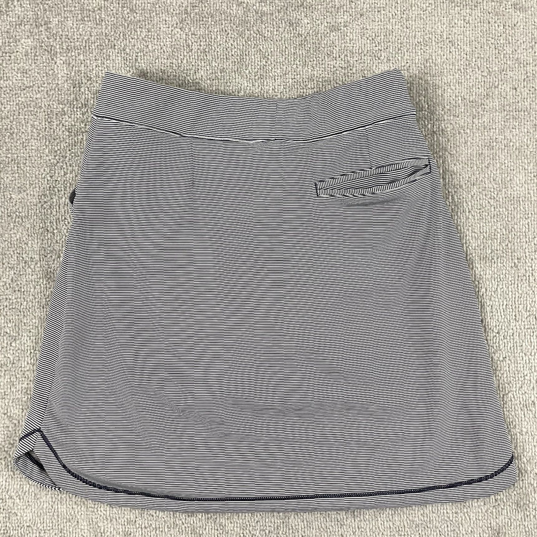 Peter Millar PETER MILLAR Skort Womens Small Blue White Striped Golf Tennis Short Preppy UPF Shirt Size 28" / US 6 / IT 42 - 6 Thumbnail