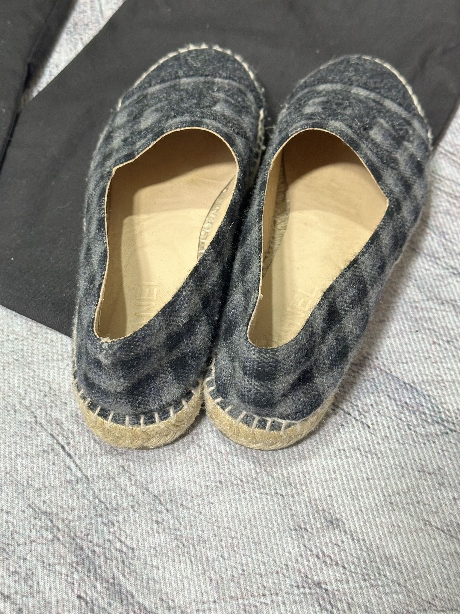 Chanel Chanel Espadrilles Flannel CC Logo Gray Wedge Shoes Size US 7 / IT 37 - 9 Thumbnail