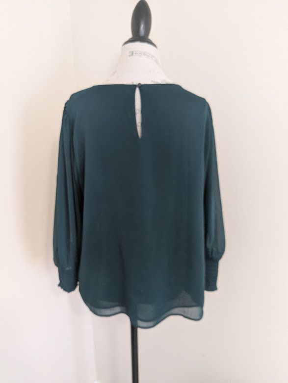 Ann Taylor Dark Green smocked cuff chiffon blouse Size L / US 10 / IT 46 - 5 Thumbnail