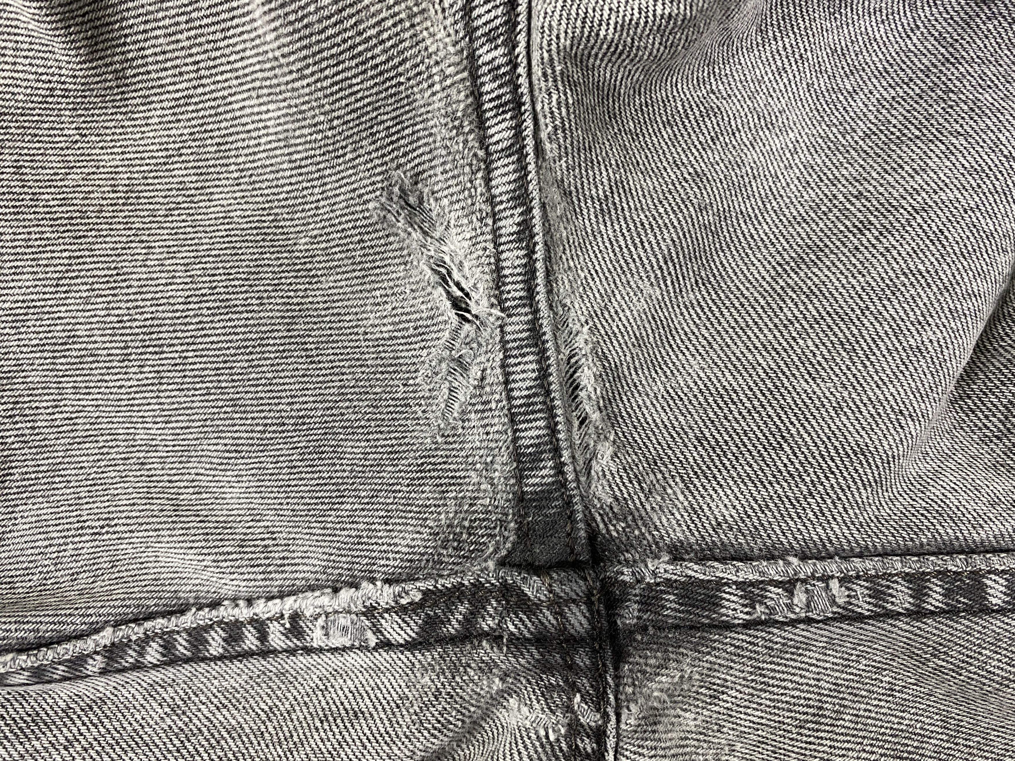 Japanese Brand Grey Vintage Levi's 550 Jeans 37x31 Denim -JN1827 Size US 37 - 11 Thumbnail