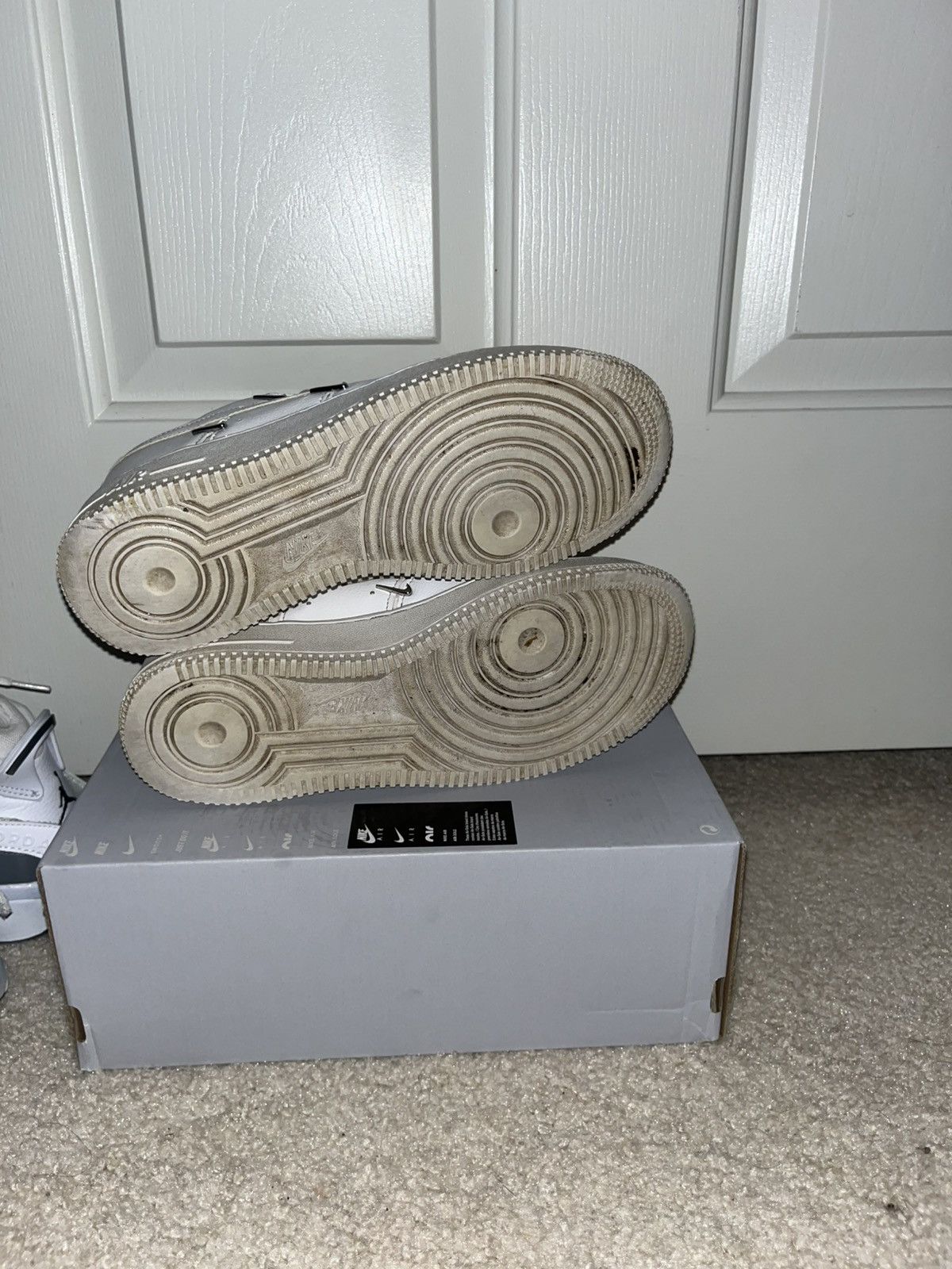 Nike WMNS AIR FORCE 1 '07 LX 'SISTERHOOD - WHITE METALLIC SILVER' Size US 8.5 / EU 41-42 - 4 Thumbnail