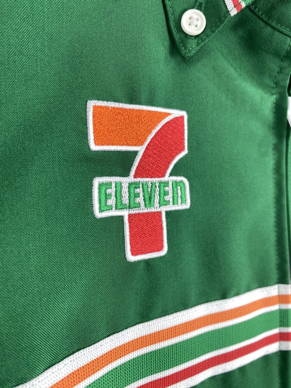 Japanese Brand Vintage Y2k 7-Eleven Embroidered Logo Worker Shirt Size US S / EU 44-46 / 1 - 7 Thumbnail