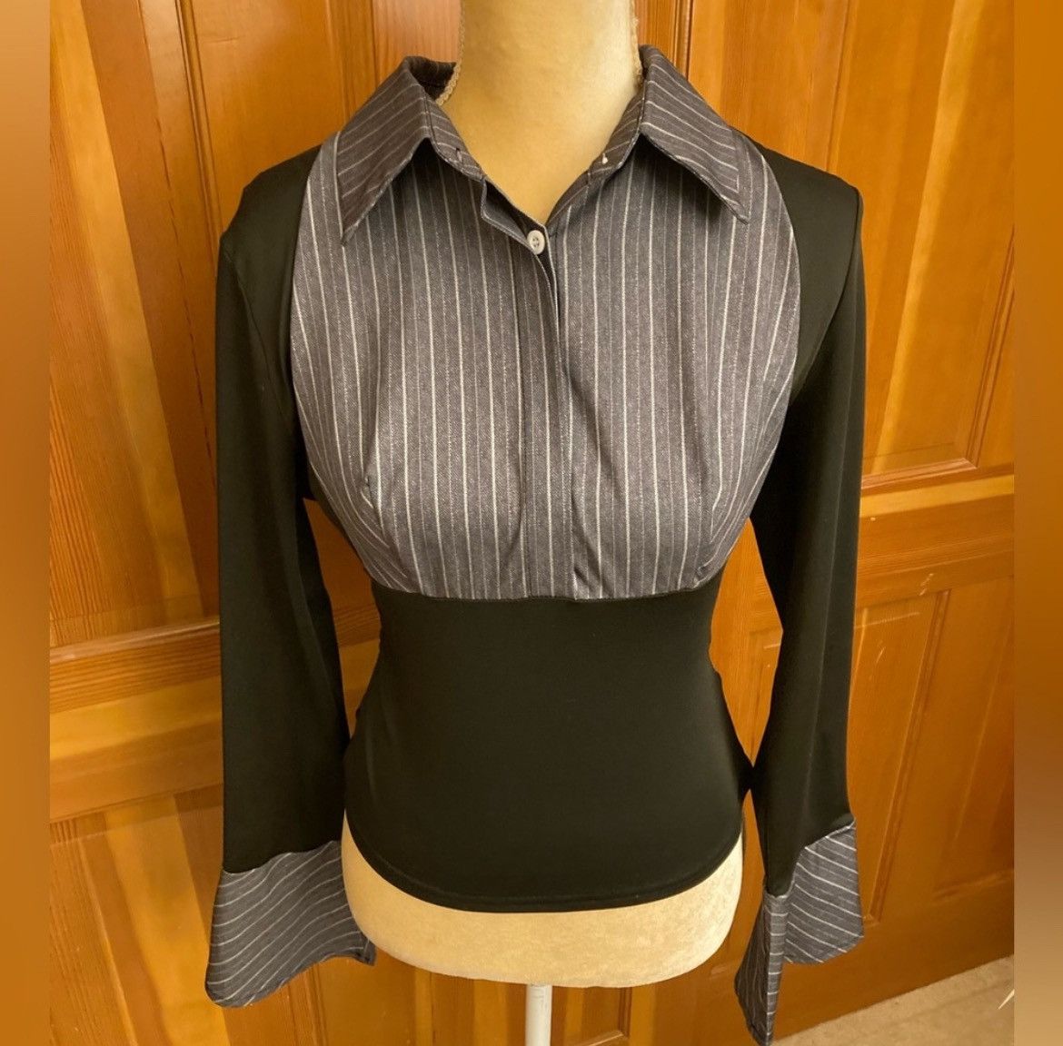 Designer × Other NWT, Lavishly Paris Women’s Cuffed Sleeve Pinstriped Blouse Size M / US 6-8 / IT 42-44 - 14 Thumbnail