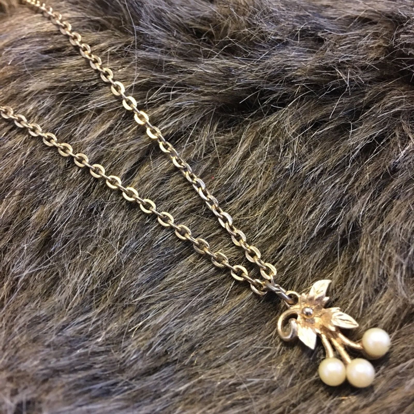Vintage Vintage 70s gold tone leaf pendant pearl accents Size ONE SIZE - 8 Thumbnail