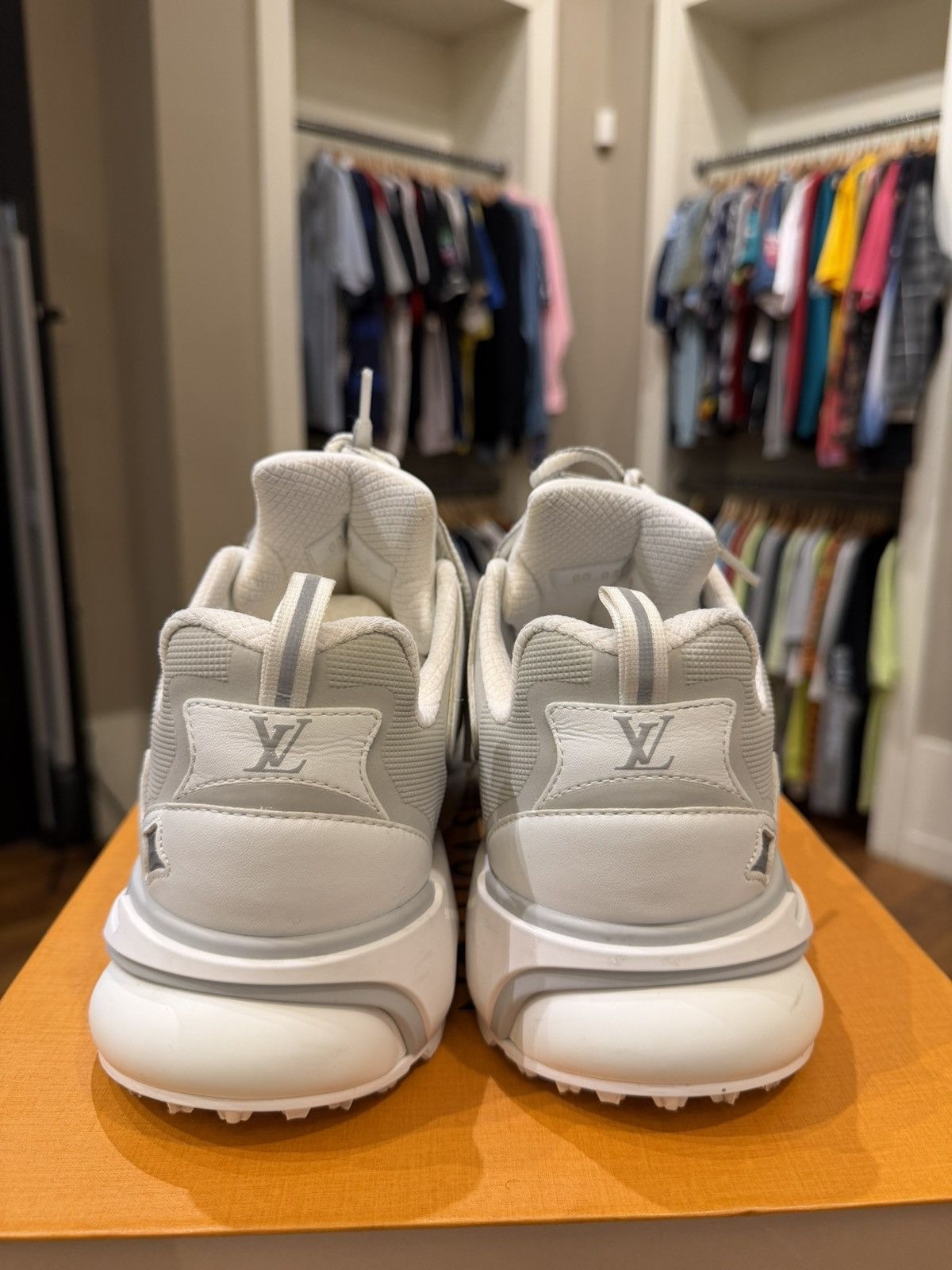 Louis Vuitton Louis Vuitton Runner Tatic Sneaker - White Size US 10 / EU 43 - 6 Thumbnail