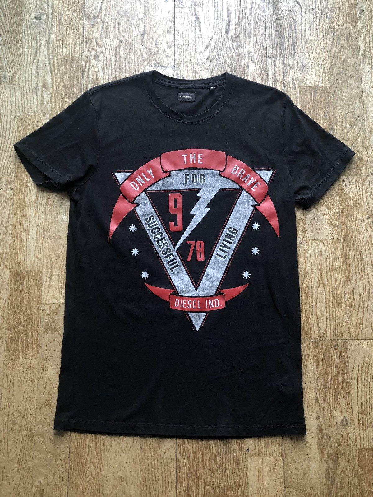 【メーカー直送】 × Diesel Diesel t roll mohawk amplified Diesel Gold Black トップス