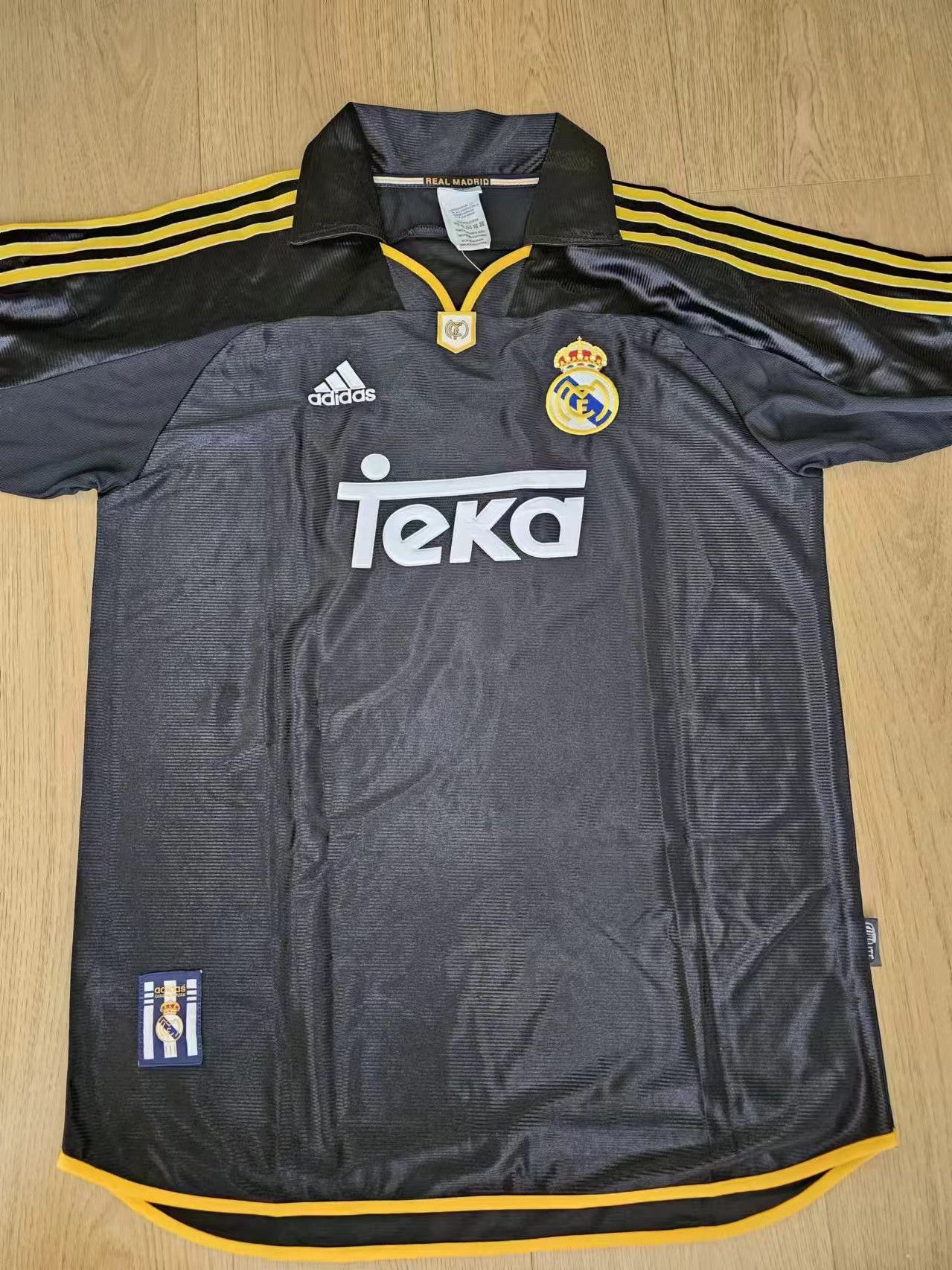 Other 98 00 Real Madrid #7 Raúl Jersey Size US L / EU 52-54 / 3 - 1 Thumbnail