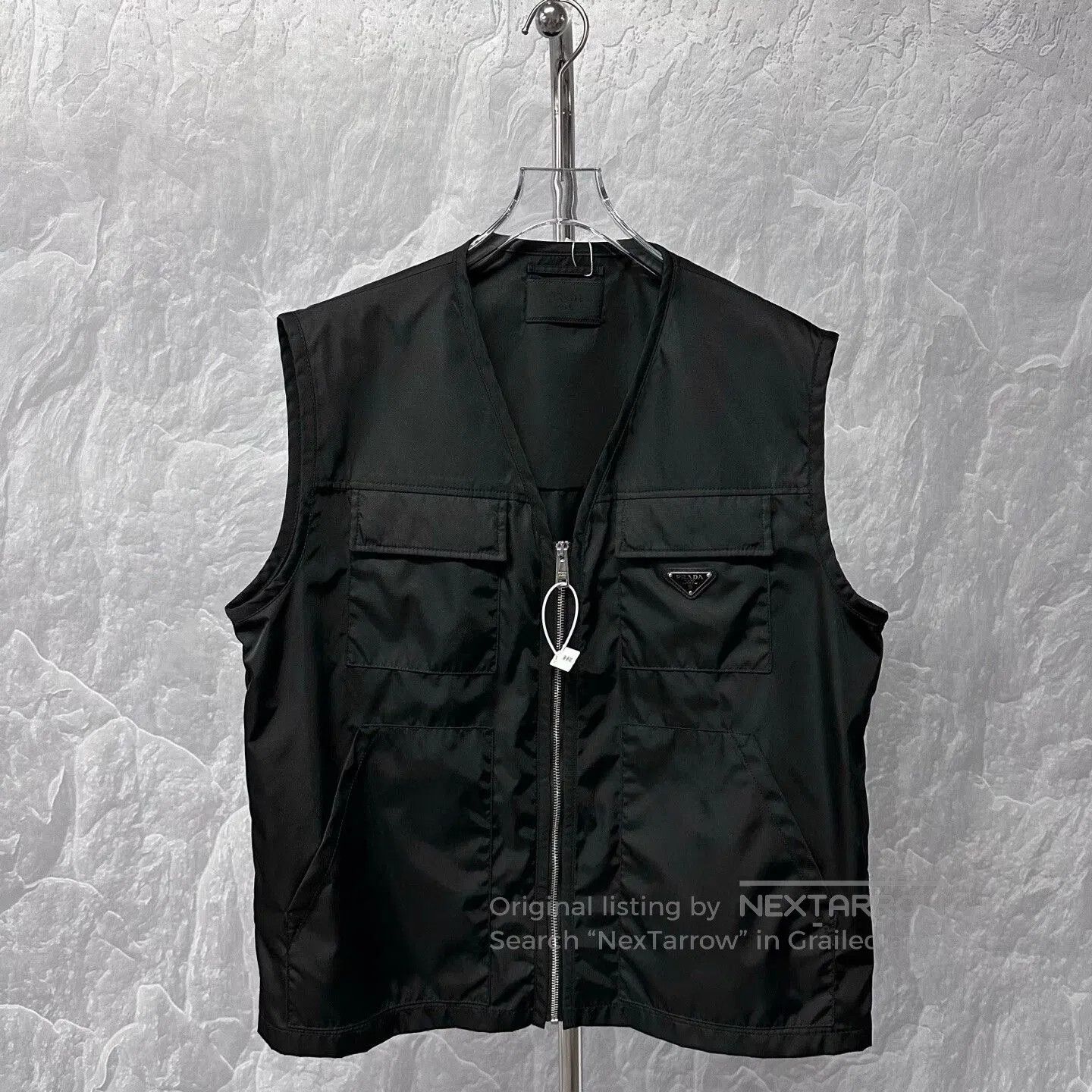 prada black zip pocket vest size 54.