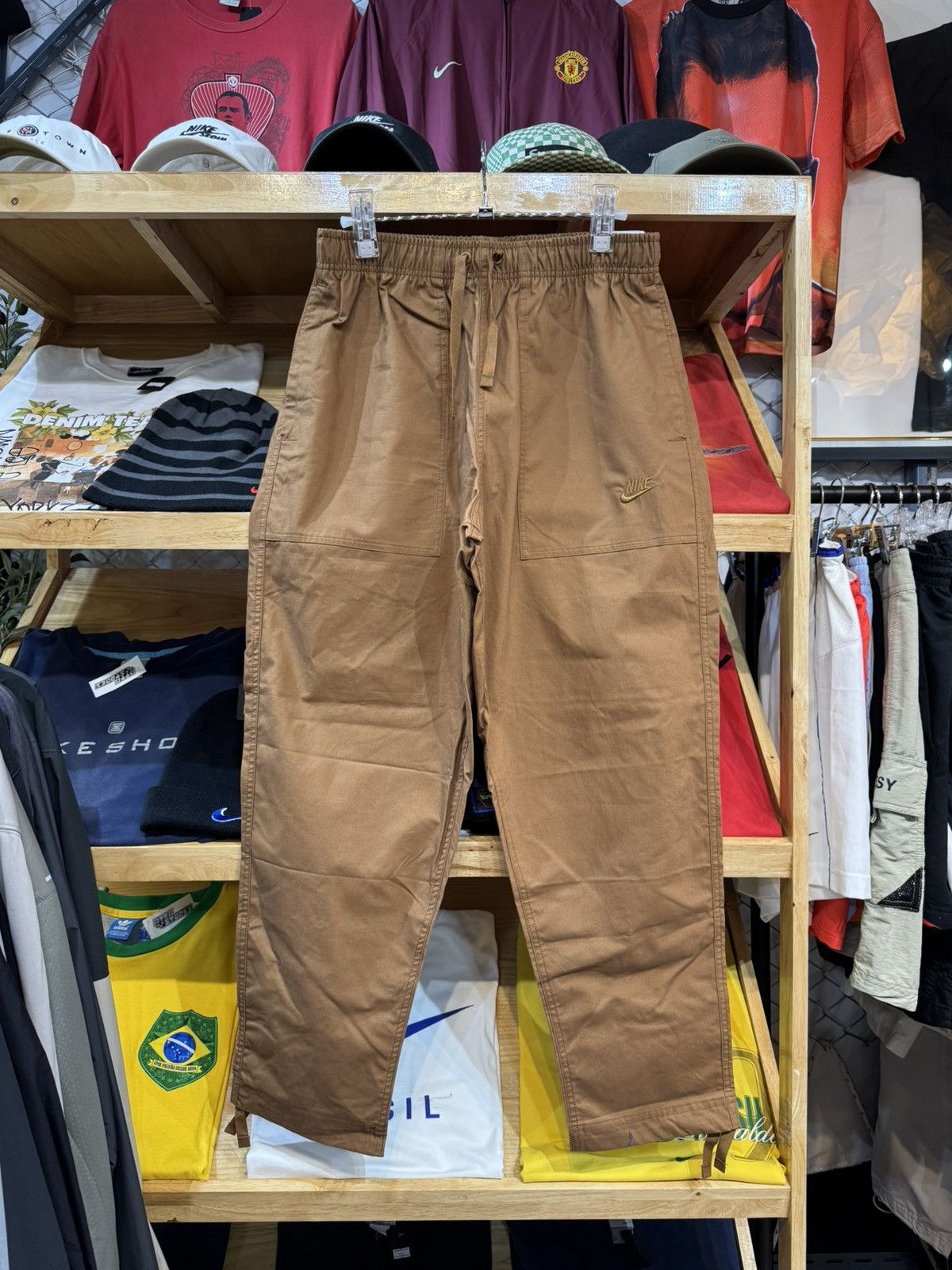 Nike Nike Loose Fit Taper Leg Regular Length Pants Size US 30 / EU 46 - 1 Thumbnail