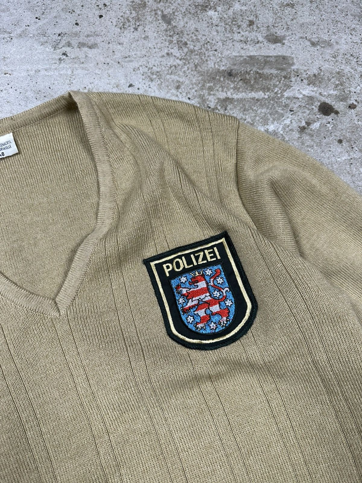 Vintage Vintage 90s Polizei Knit V Neck Sweater Badge Size US S / EU 44-46 / 1 - 5 Thumbnail
