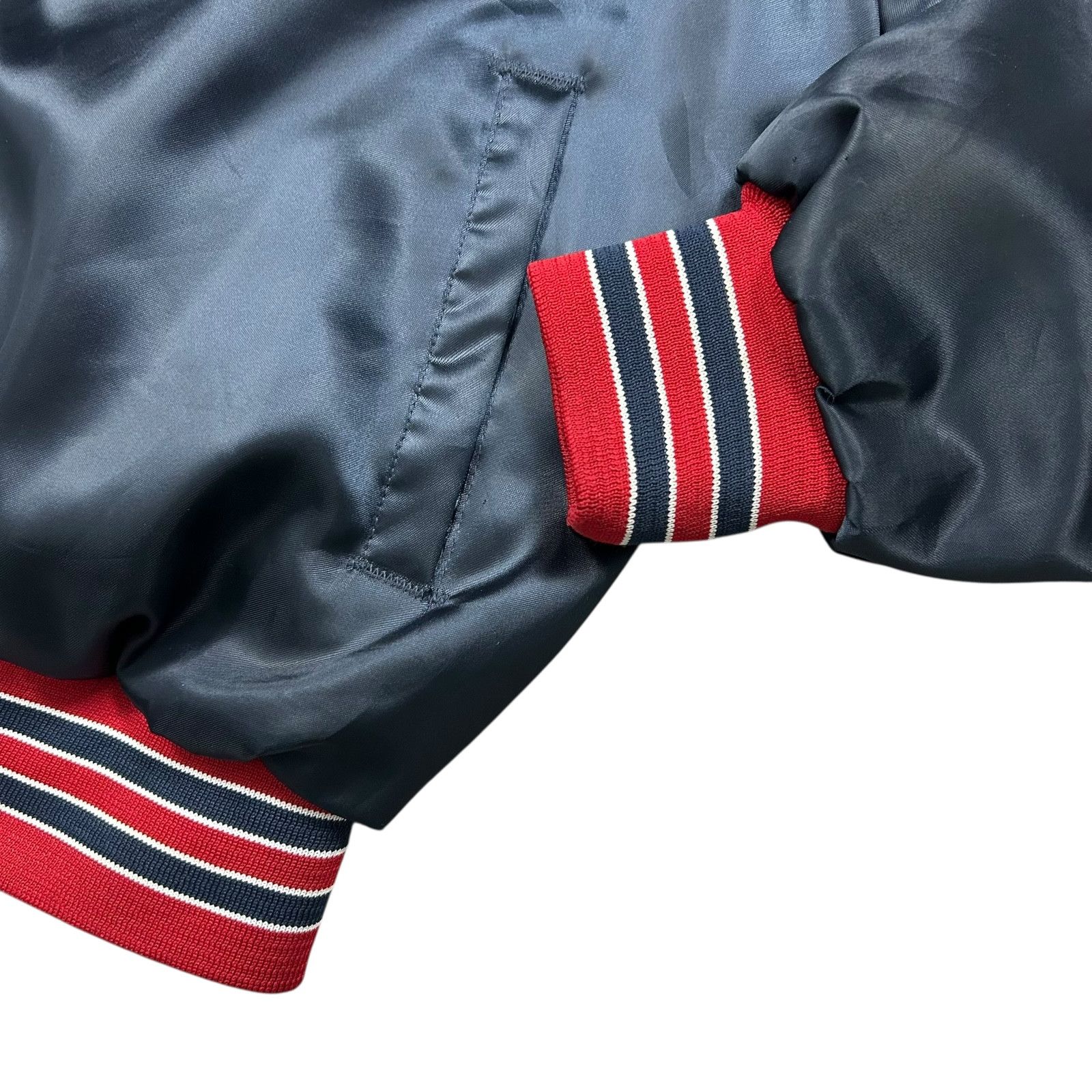 MLB VTG 90s CLEVELAND INDIANS CHALK LINE SATIN JACKET SPELL OUT Size US M / EU 48-50 / 2 - 5 Thumbnail