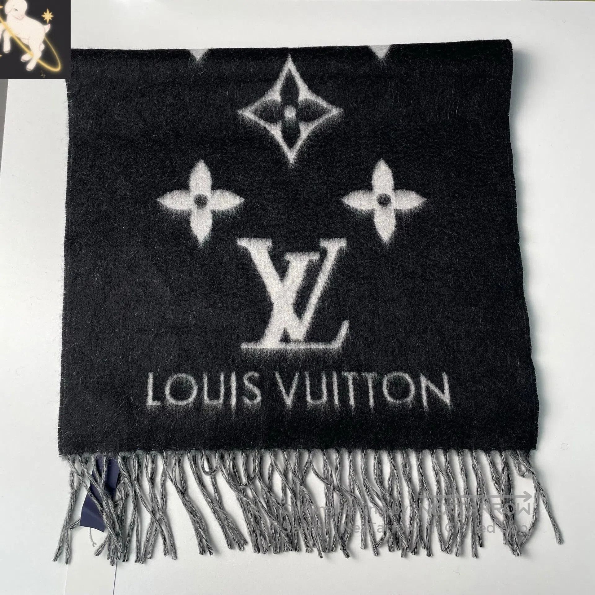 Louis Vuitton Louis Vuitton Black and Gray Full Logo Cashmere Double-Fac Size ONE SIZE - 1 Thumbnail