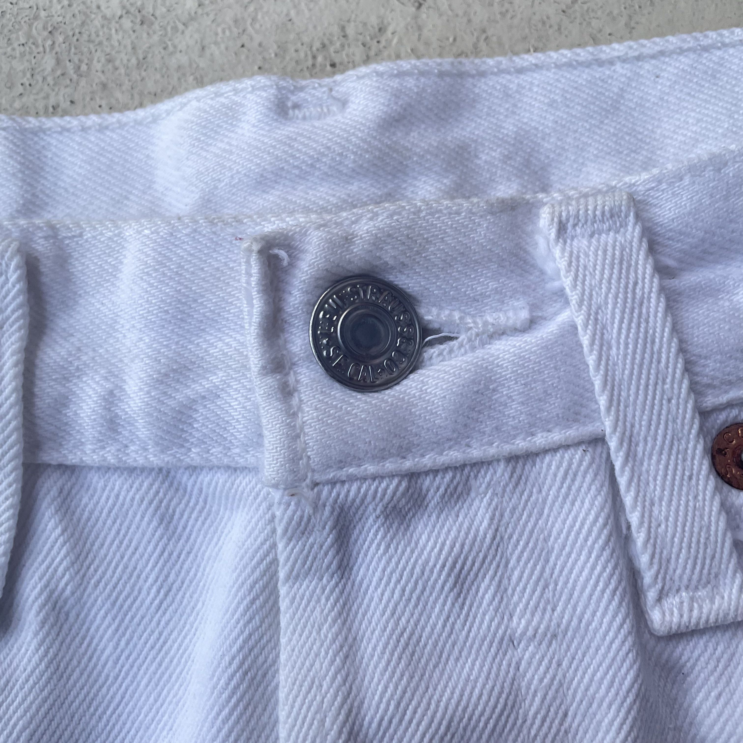 Levi's 1991 Levi's 501 Jeans Straight Leg Button Fly White Denim Size US 31 - 3 Thumbnail