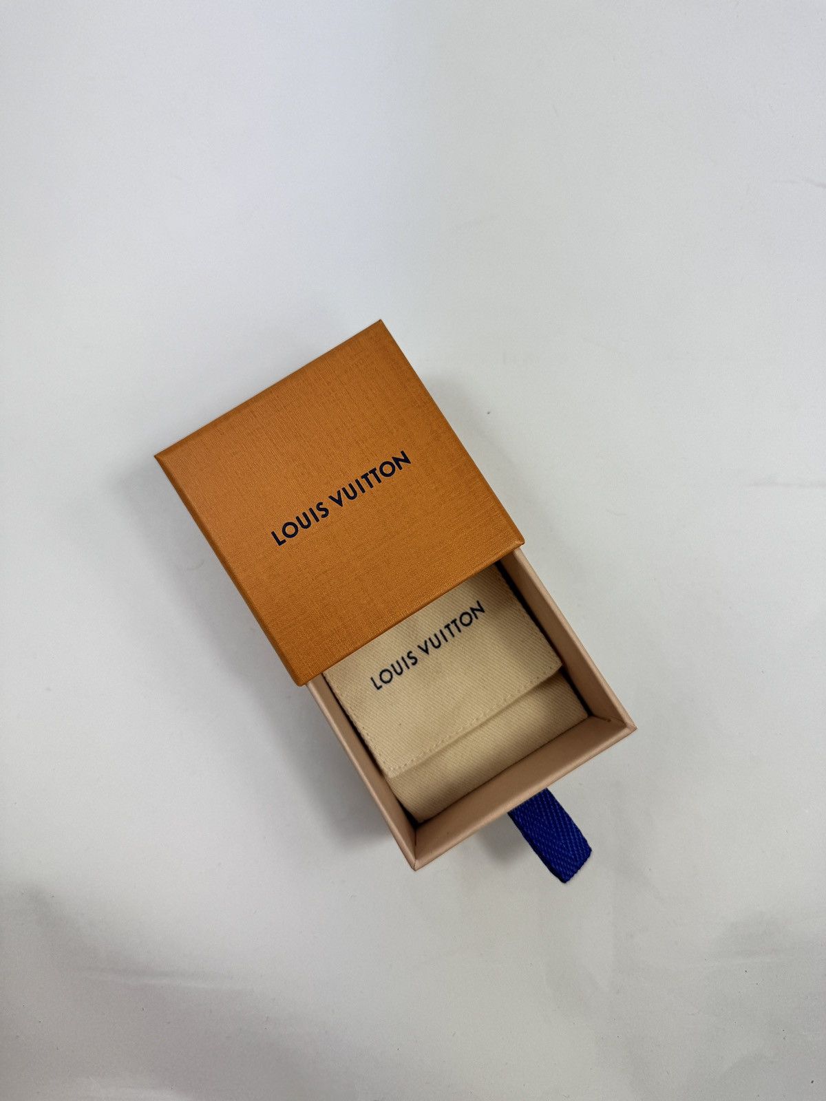 Louis Vuitton SILVER LOGO HOOP EARRING Size ONE SIZE - 6 Thumbnail