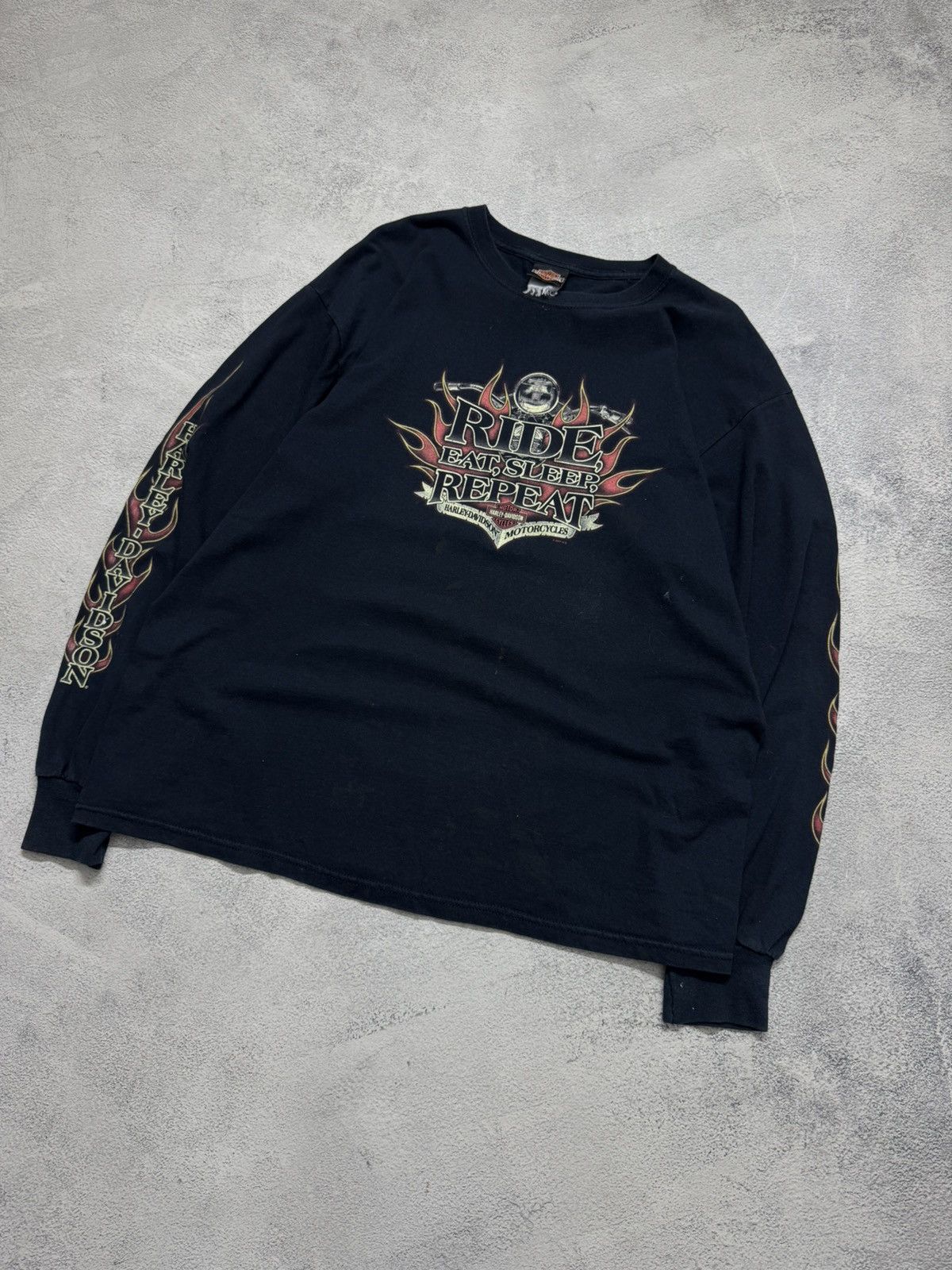 Harley Davidson Vintage FIre 🔥Ride Motorcycle Harley Davidson Long-Sleeve Size US XL / EU 56 / 4 - 4 Thumbnail