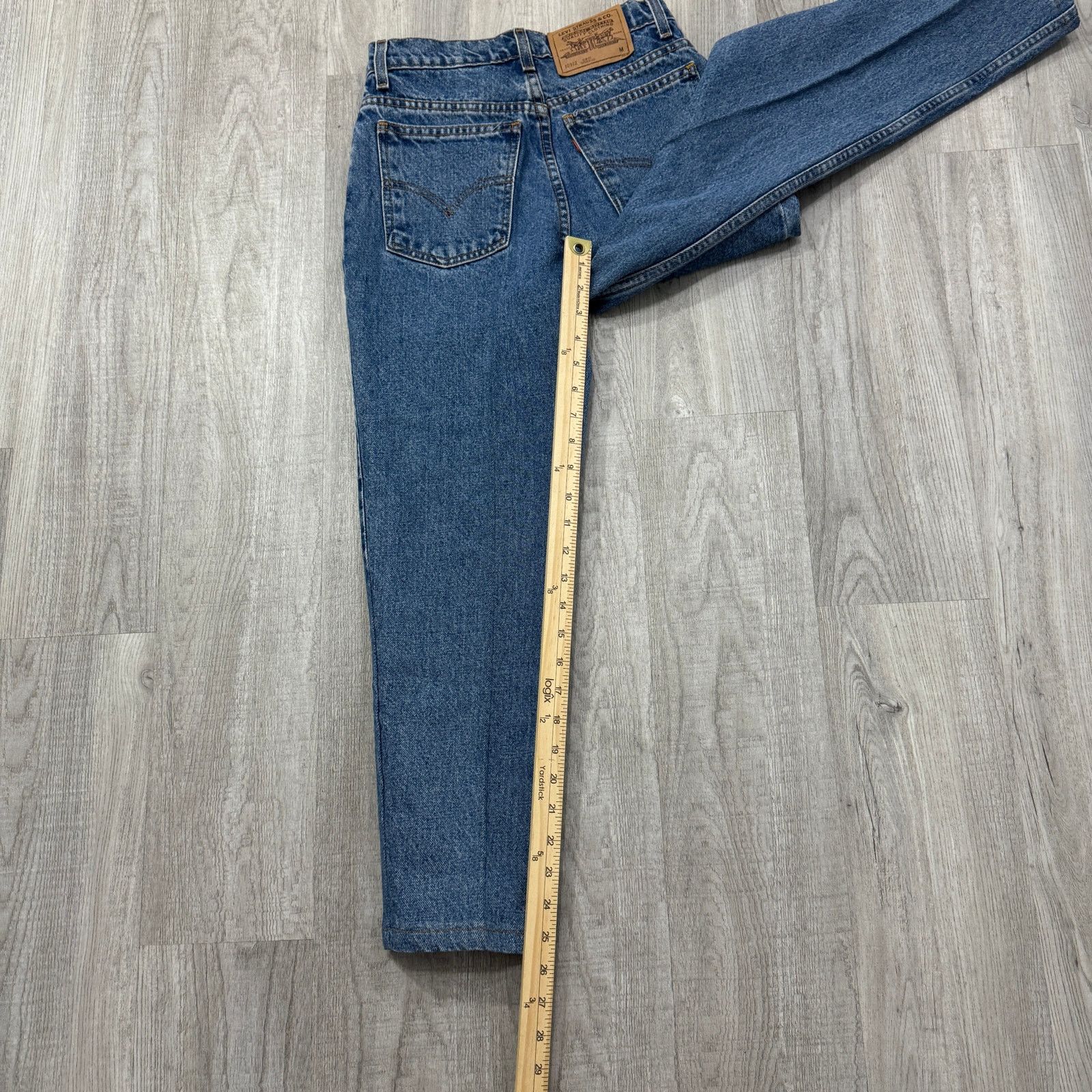 Levi’s VTG on sale 912 Slim fit Tapered Leg