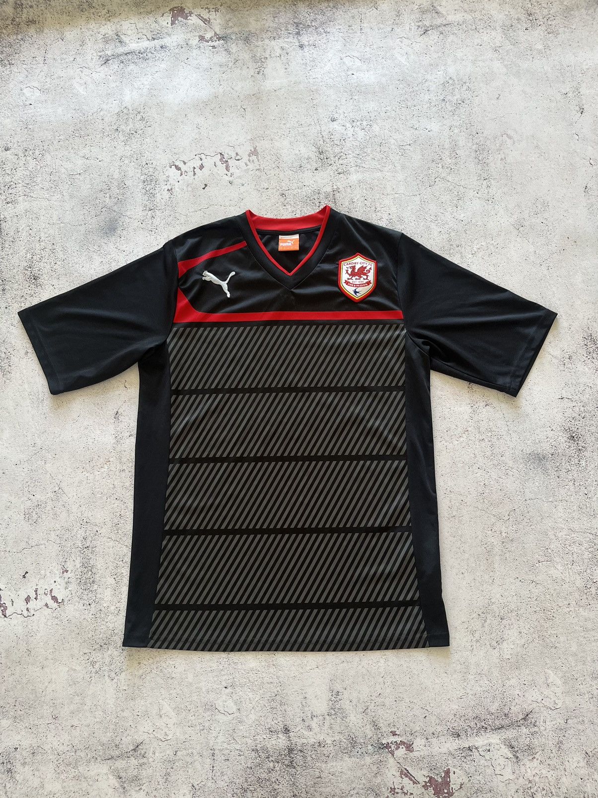 Puma CARDIFF CITY FC 2012 2013 TRAINING SOCCER JERSEY PUMA Size US L / EU 52-54 / 3 - 2 Thumbnail