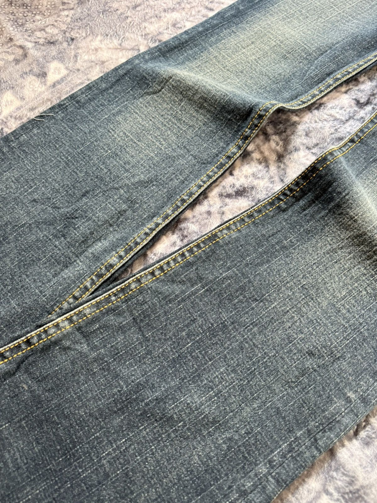 If Six Was Nine B.C.B.G Japan Gun Pocket Muddy Wash Flared Jeans Size US 29 - 8 Thumbnail