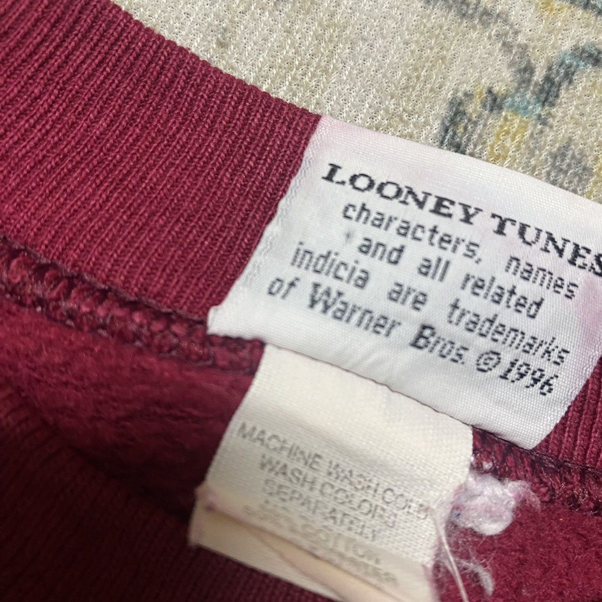 Vintage Vintage Warner Bros x Minnesota Gophers Sweatshirt Size US L / EU 52-54 / 3 - 16 Thumbnail