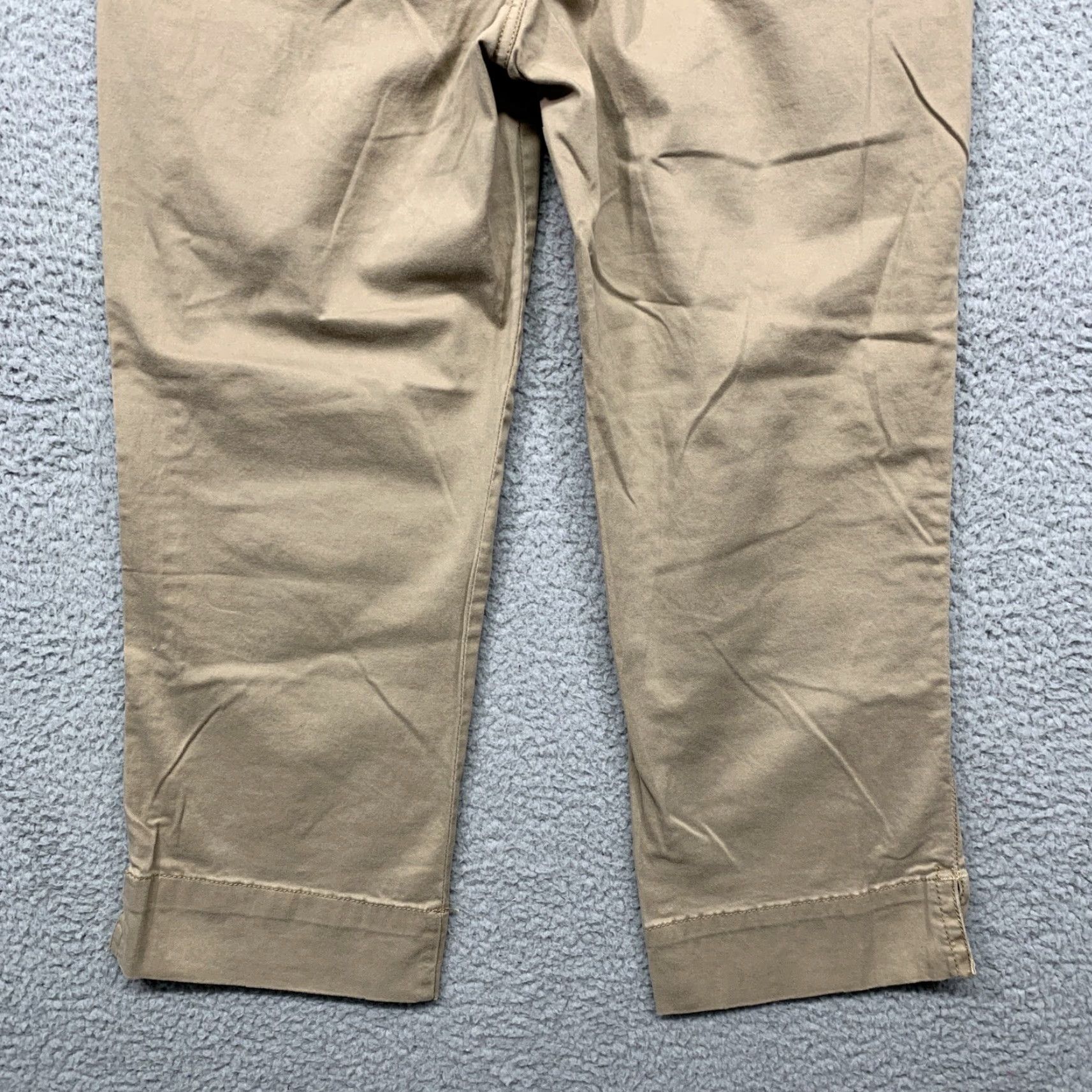 Gloria Vanderbilt VINTAGE Gloria Vanderbilt Capris 5-Pocket Women Beige 31x22 Cuffed 2” Slit High Rise 8 Cotton & Spandex Knit Jeans? Size ONE SIZE - 6 Thumbnail